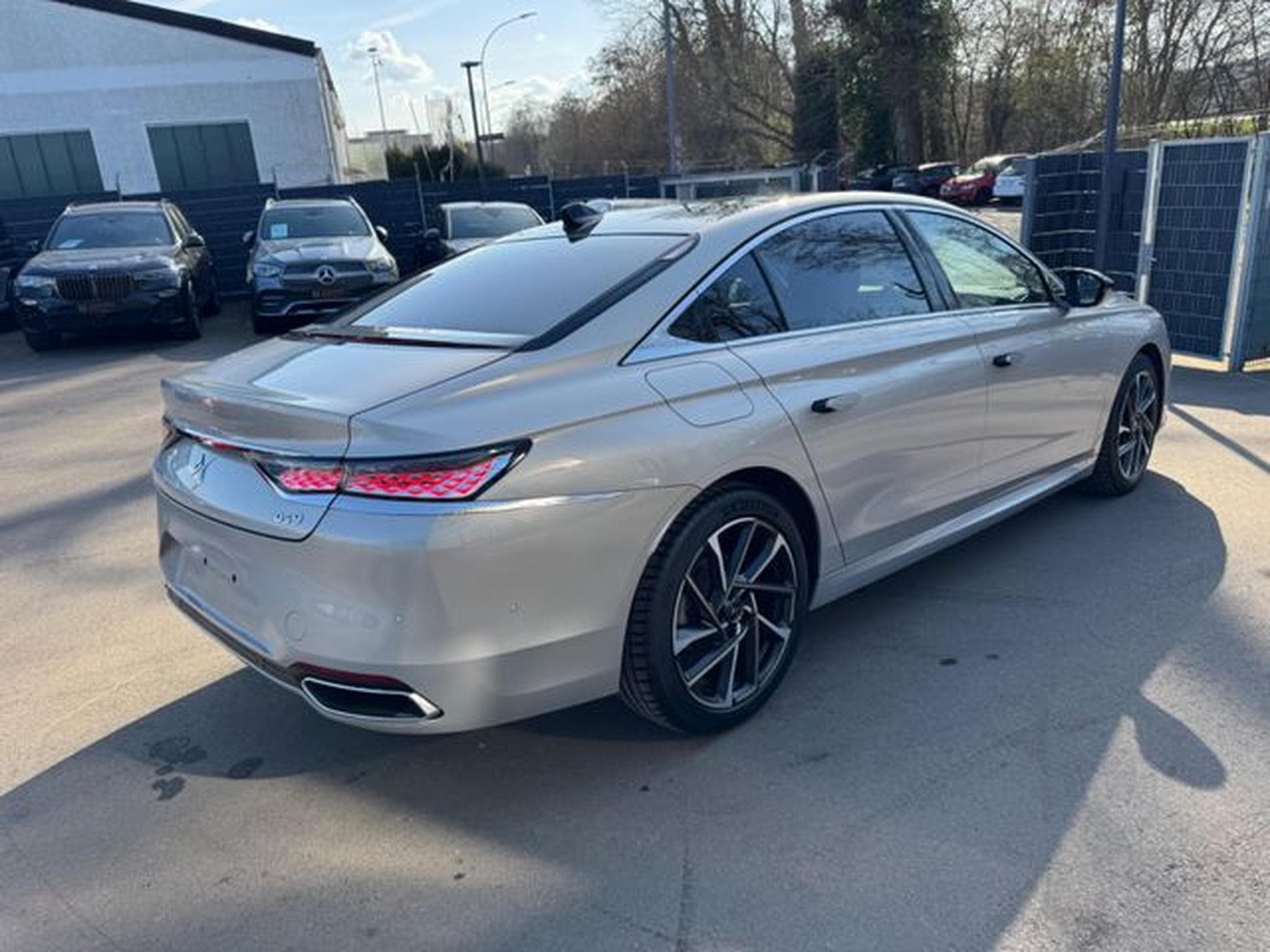 DS Automobiles DS9 DS9 E-TENSE 250 kW RIVOLI +*LED*NAVI*PANORAMA*1 (2024) - Photo 6