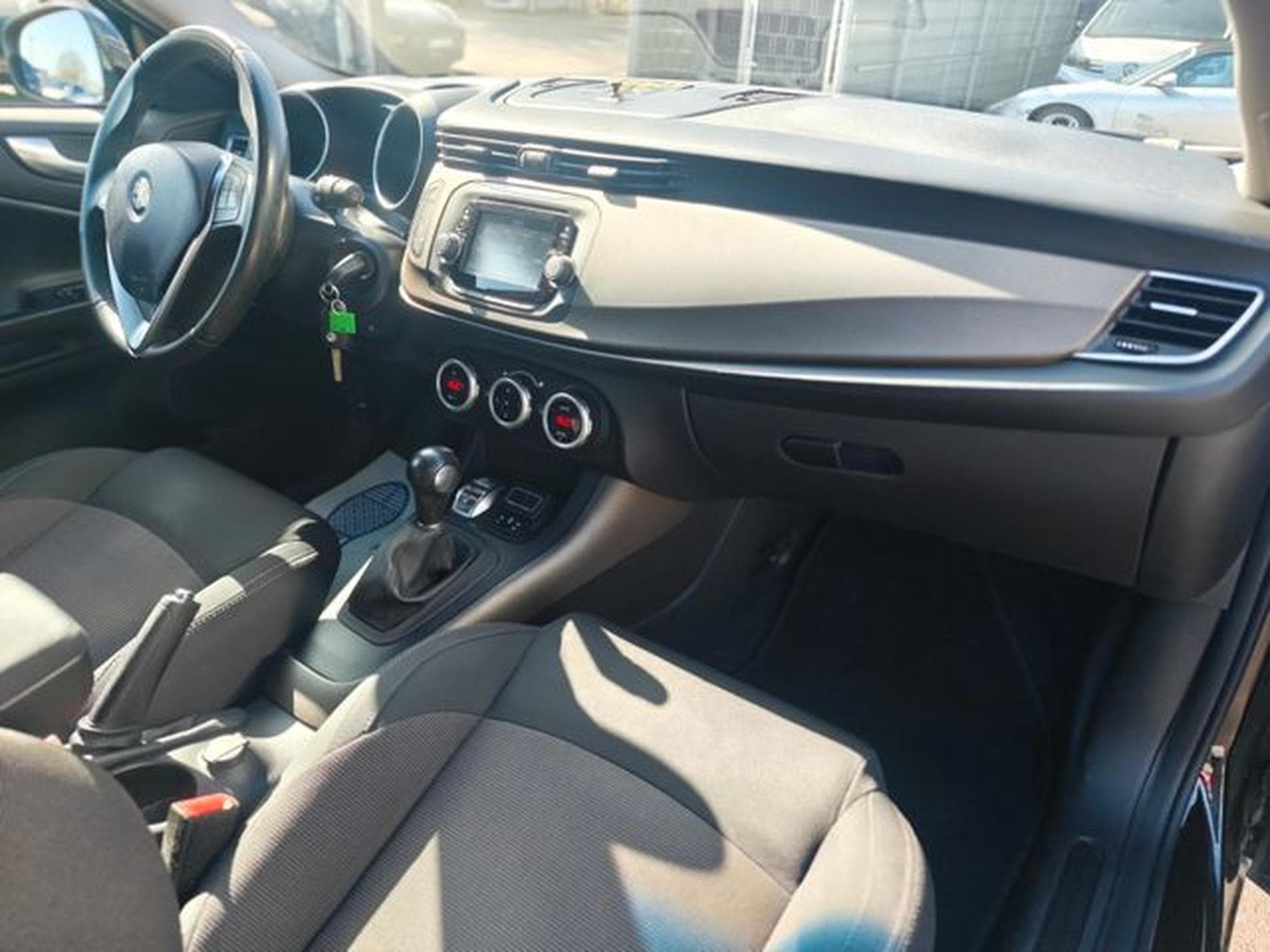 Alfa-Romeo Giulietta GIULIETTA TURISMO *8-FACH*SHZ*AUT*LED* (2016) - Foto 15