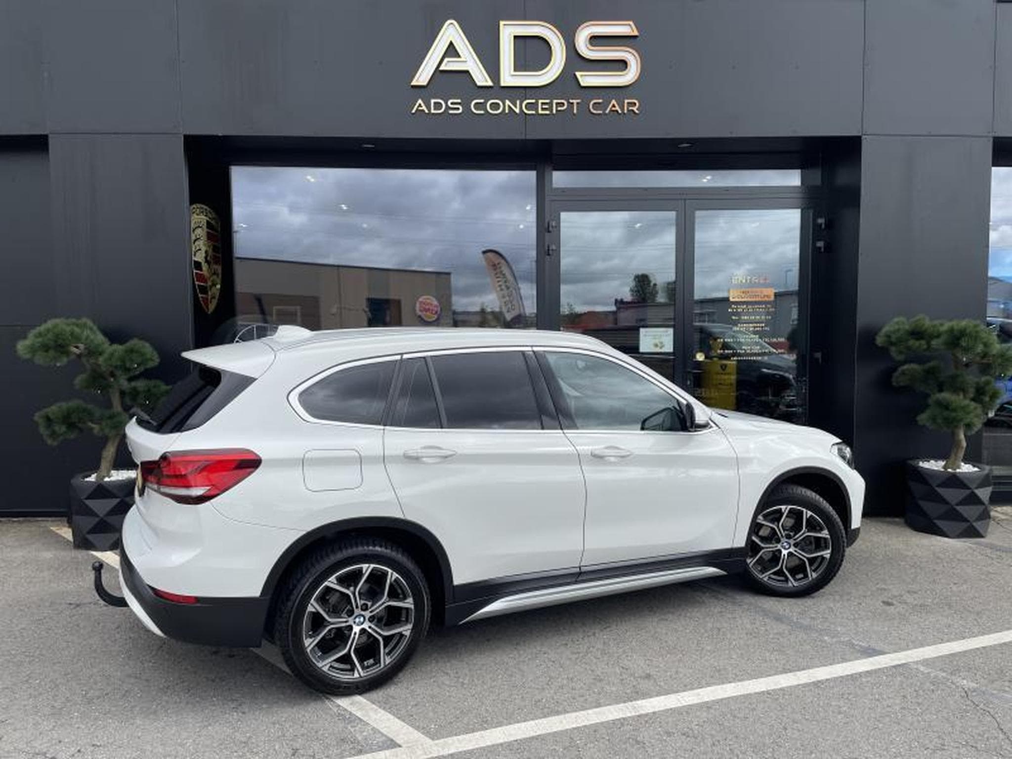 BMW X1 X1 sDrive18i X-line 1.5 140ch /Sièges chauffants/GPS (2020) - Photo 3