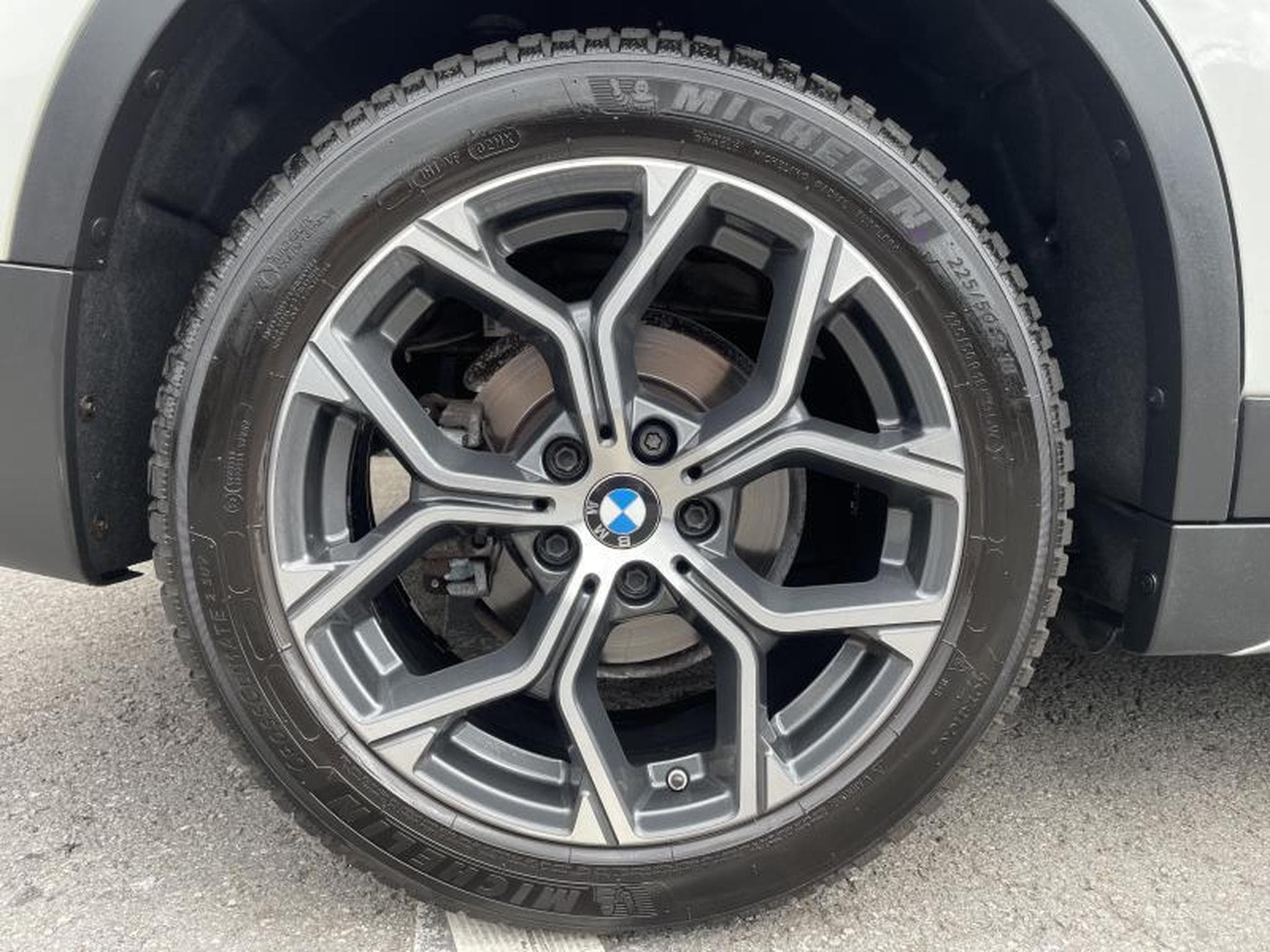 BMW X1 X1 sDrive18i X-line 1.5 140ch /Sièges chauffants/GPS (2020) - Photo 5