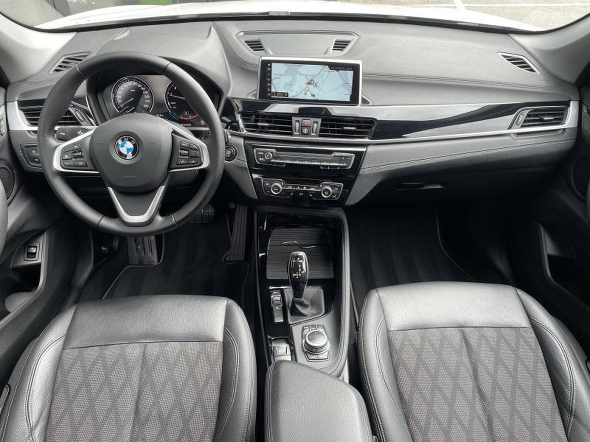 BMW X1 X1 sDrive18i X-line 1.5 140ch /Sièges chauffants/GPS (2020) - Photo 7