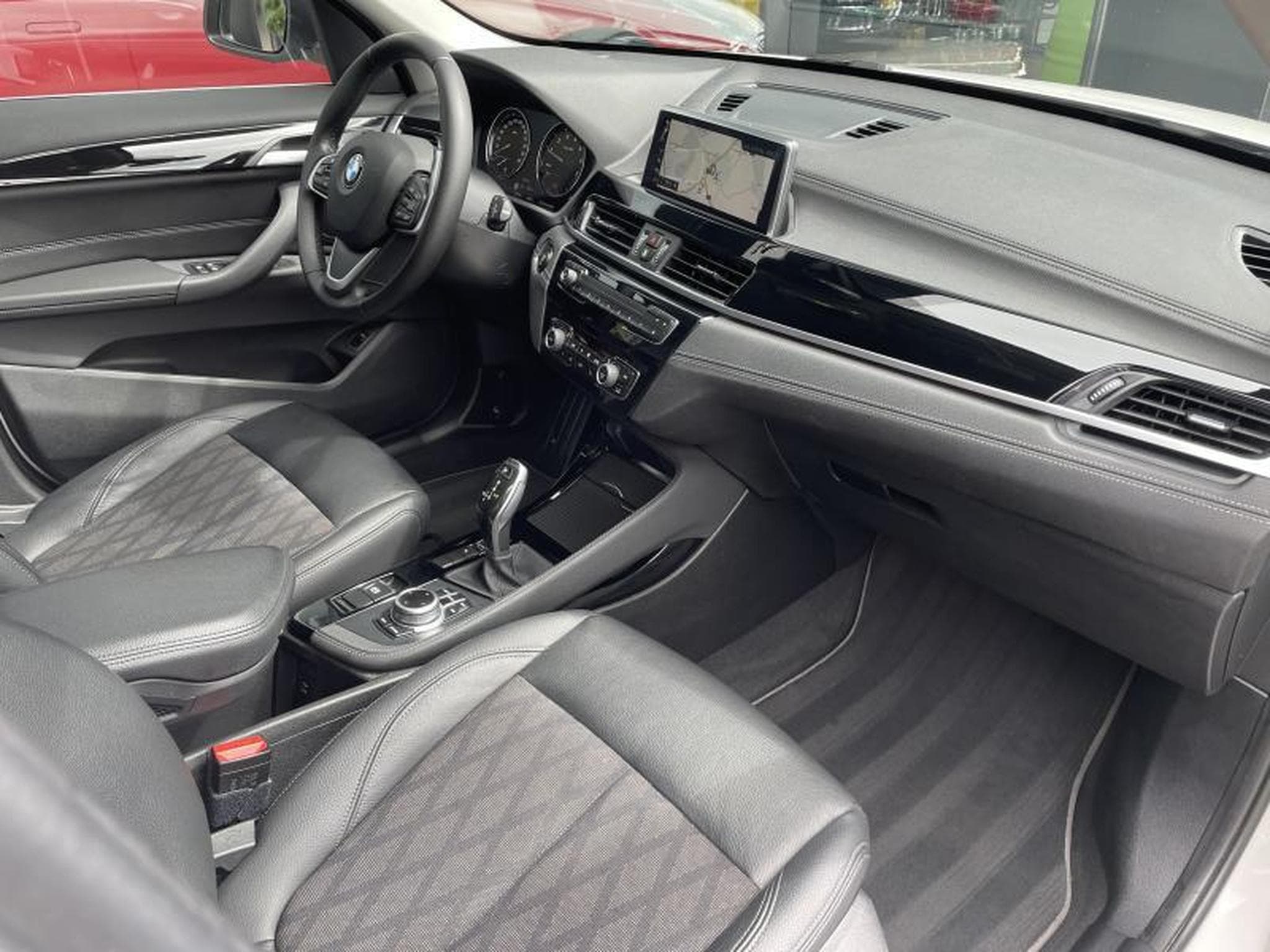 BMW X1 X1 sDrive18i X-line 1.5 140ch /Sièges chauffants/GPS (2020) - Photo 11