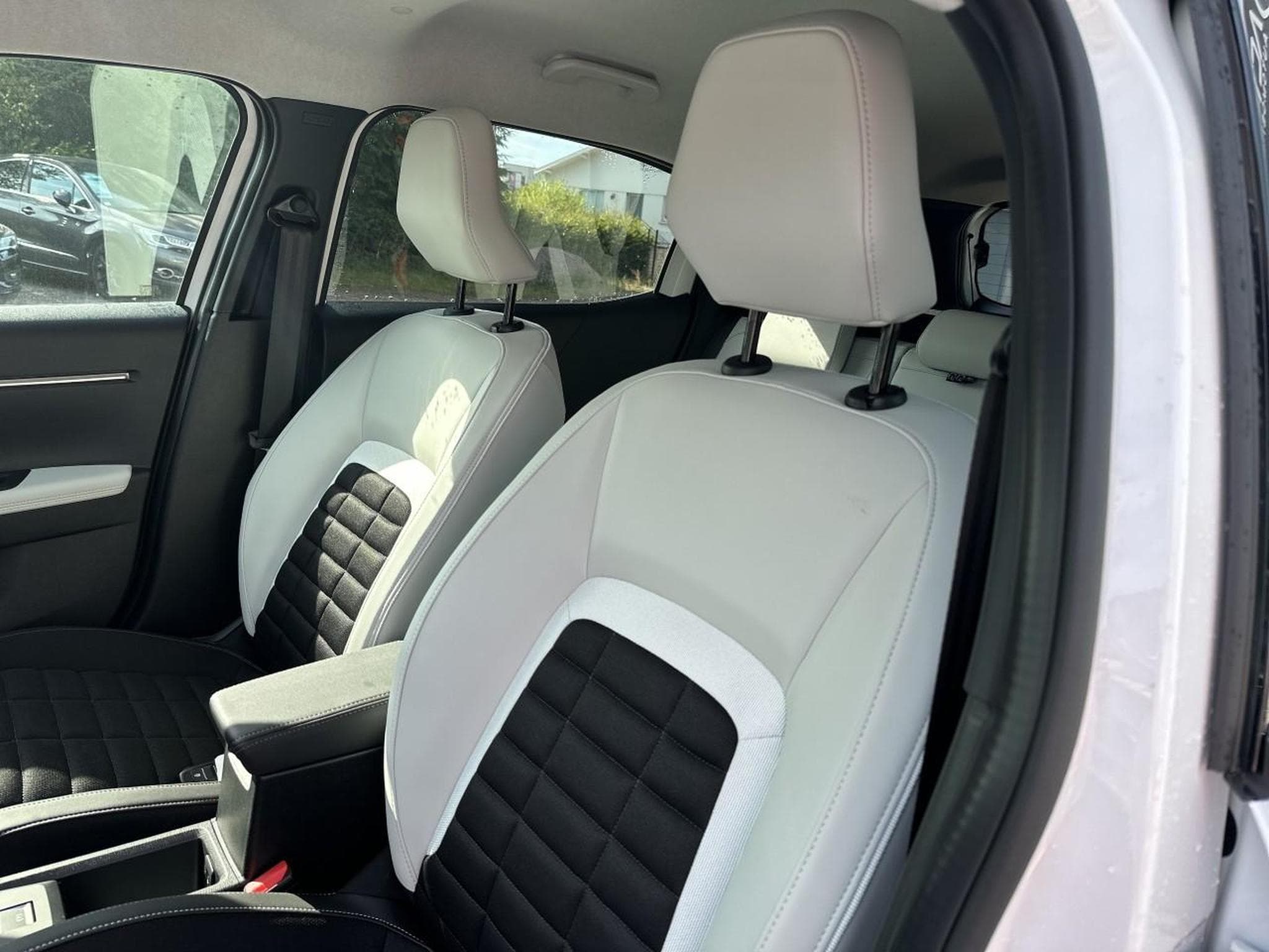 Citroen C3 AIRCROSS 1.2 HYBRIDE 145 MAX E-DCS6 (2026) - Photo 13