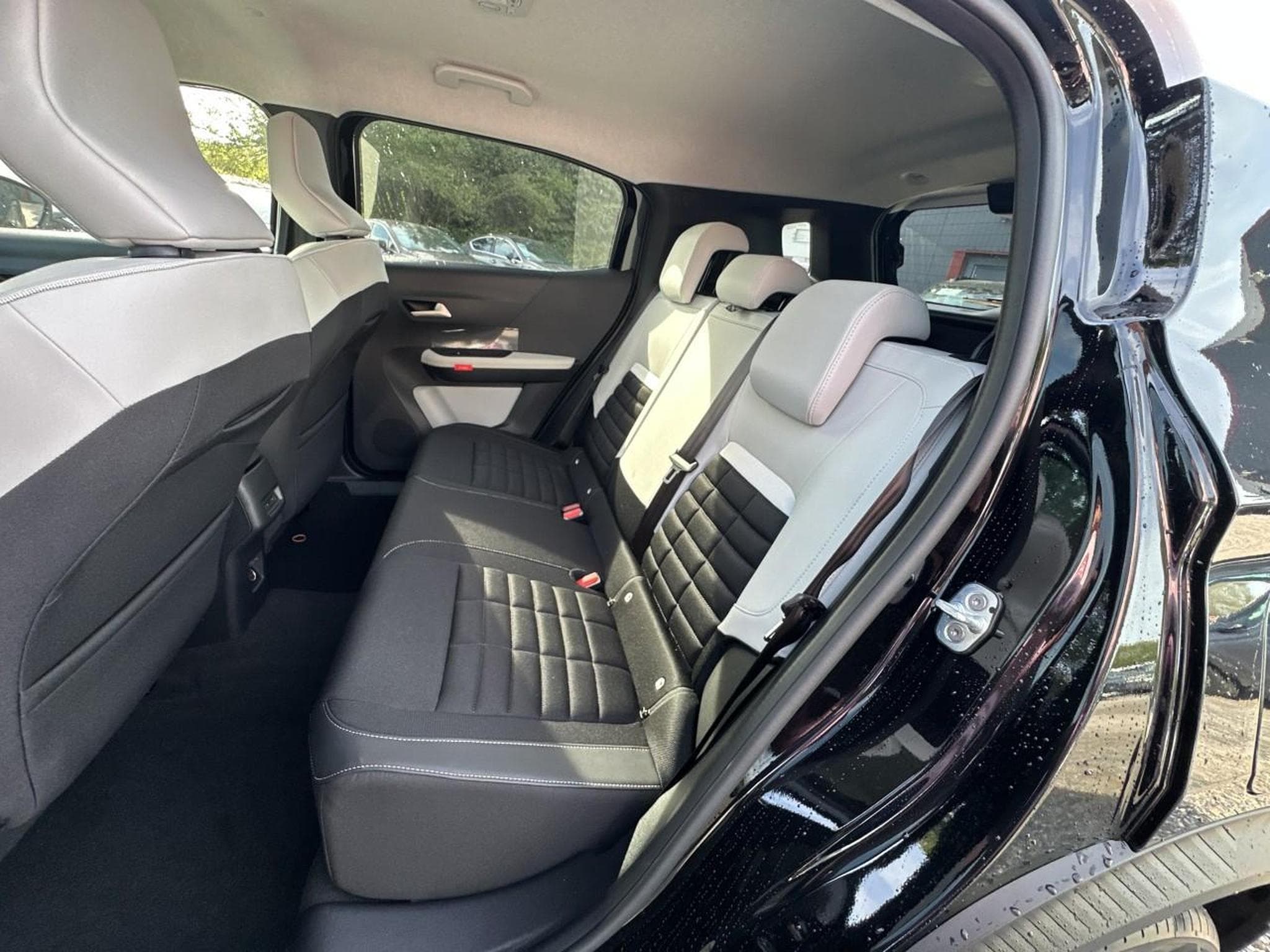 Citroen C3 AIRCROSS 1.2 HYBRIDE 145 MAX E-DCS6 (2026) - Photo 11