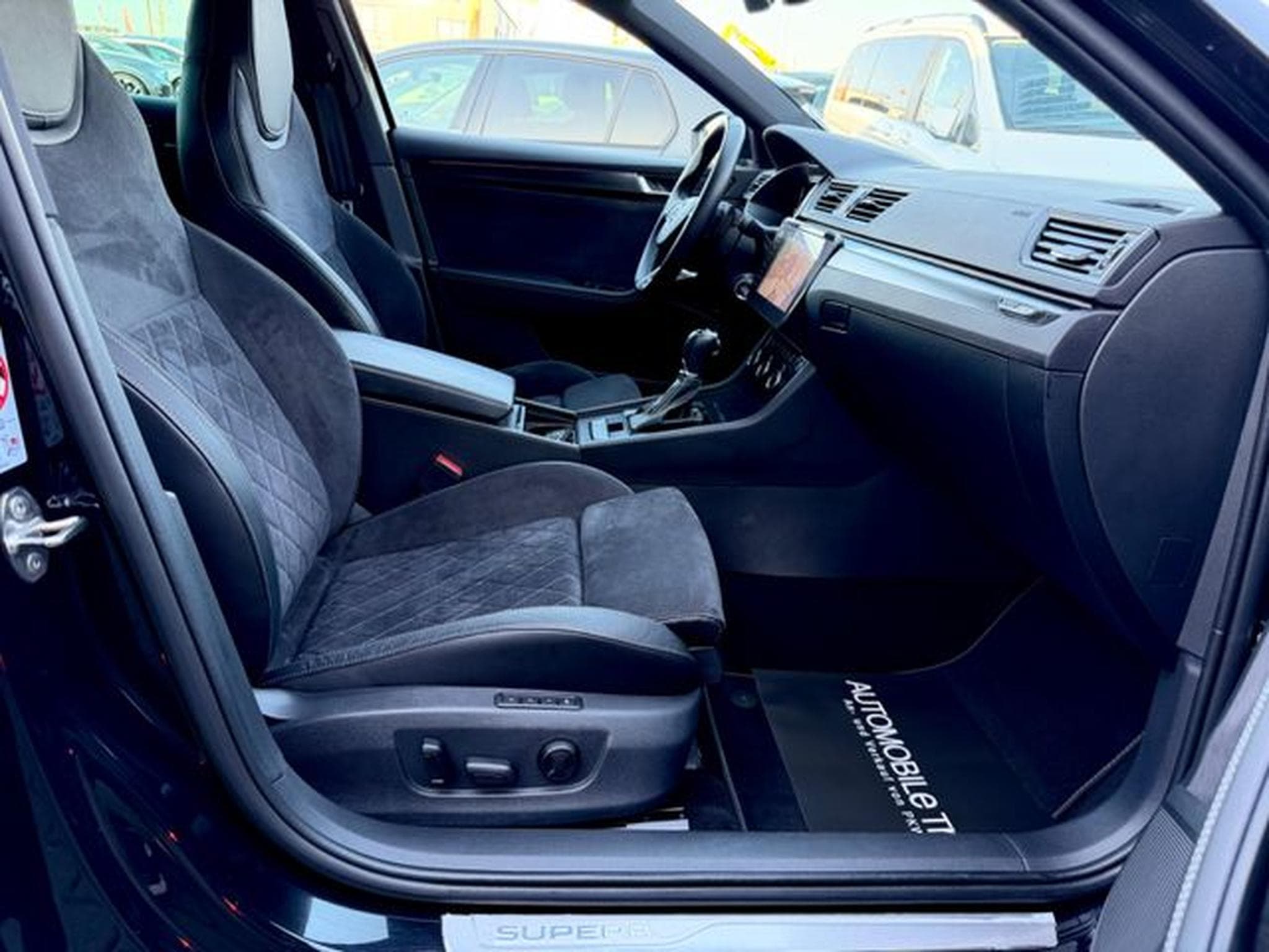 Skoda Superb Superb Combi Sportline 2.0 TDI DSG 4x4 /1.HAND/ (2022) - Photo 13