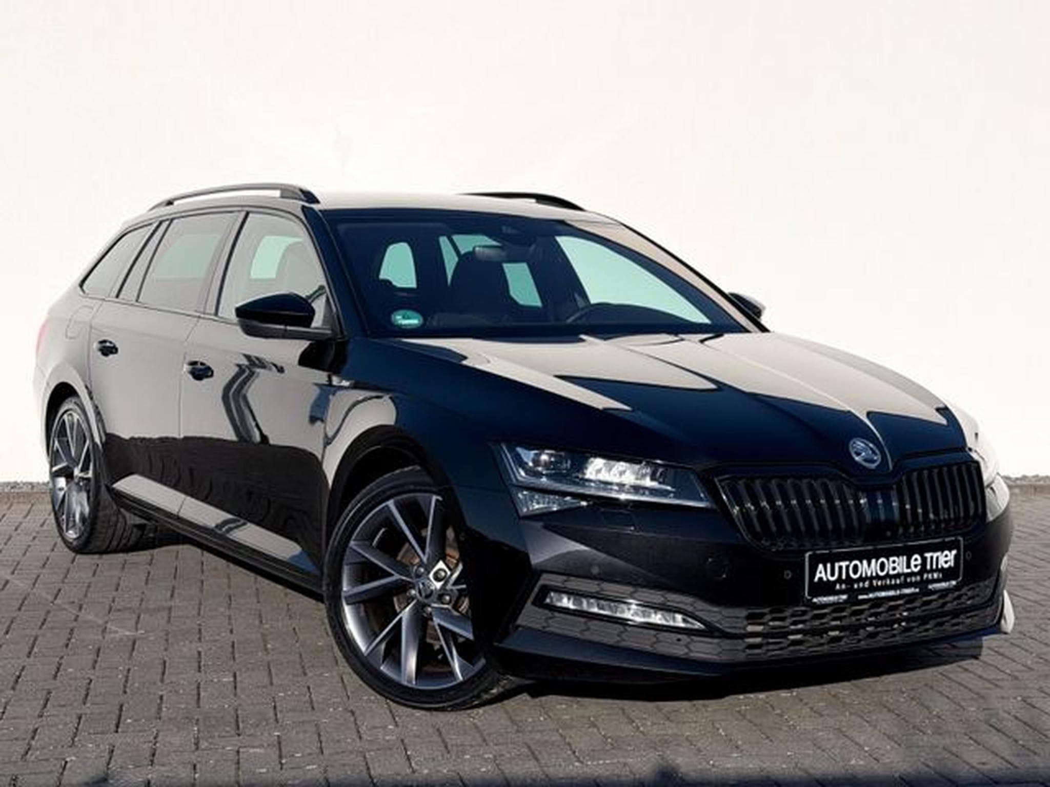 Skoda Superb Superb Combi Sportline 2.0 TDI DSG 4x4 /1.HAND/ (2022) - Photo 3