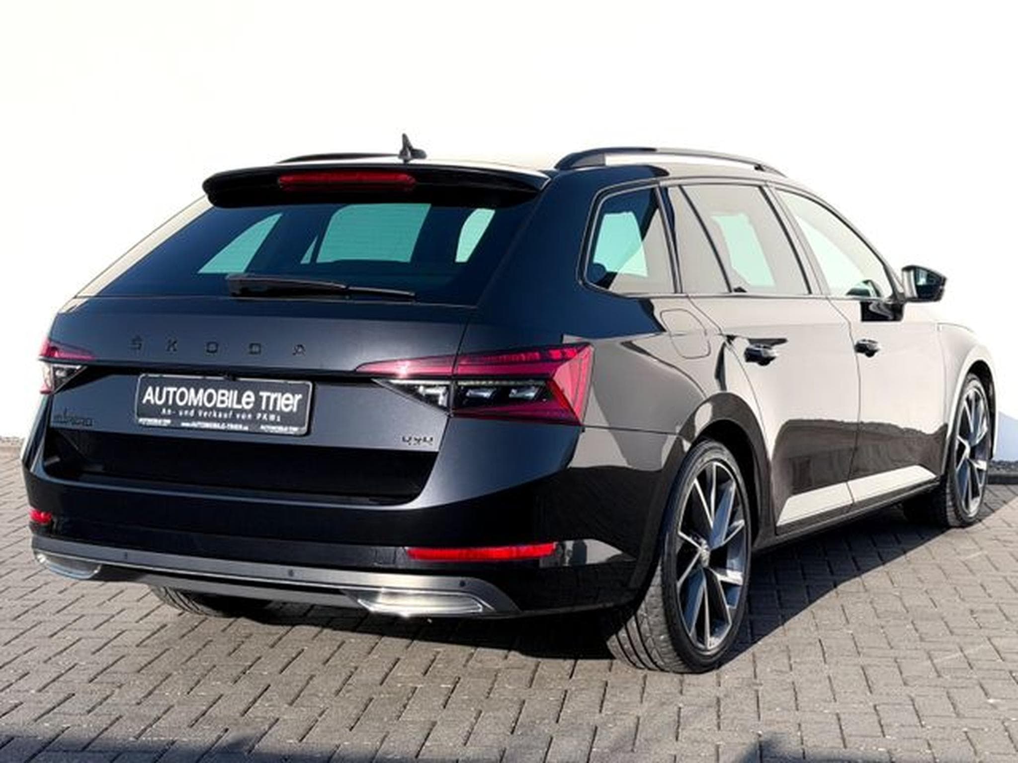 Skoda Superb Superb Combi Sportline 2.0 TDI DSG 4x4 /1.HAND/ (2022) - Photo 5