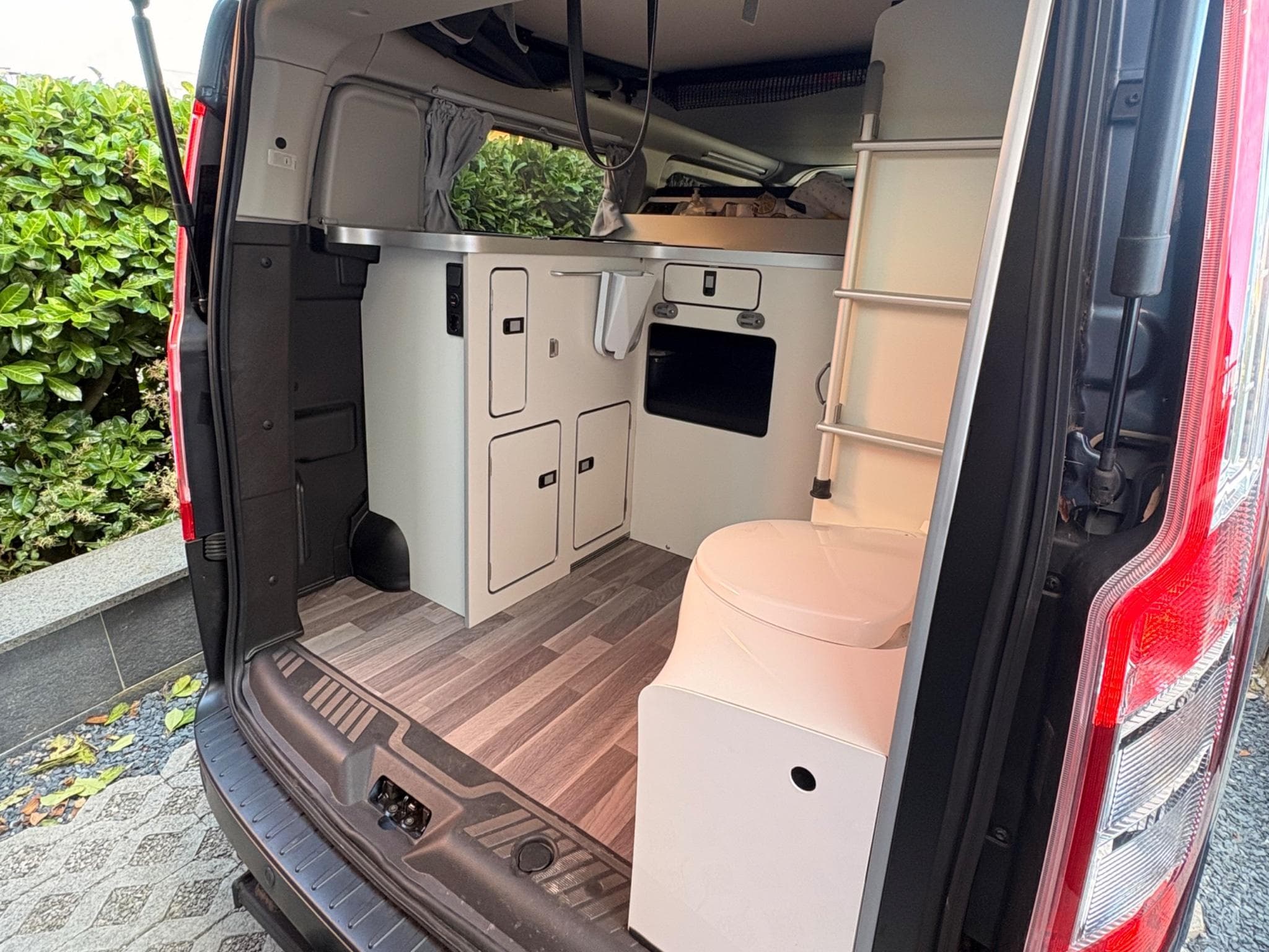 Ford Transit Custom Nugget Plus Trail (2024) - Foto 2