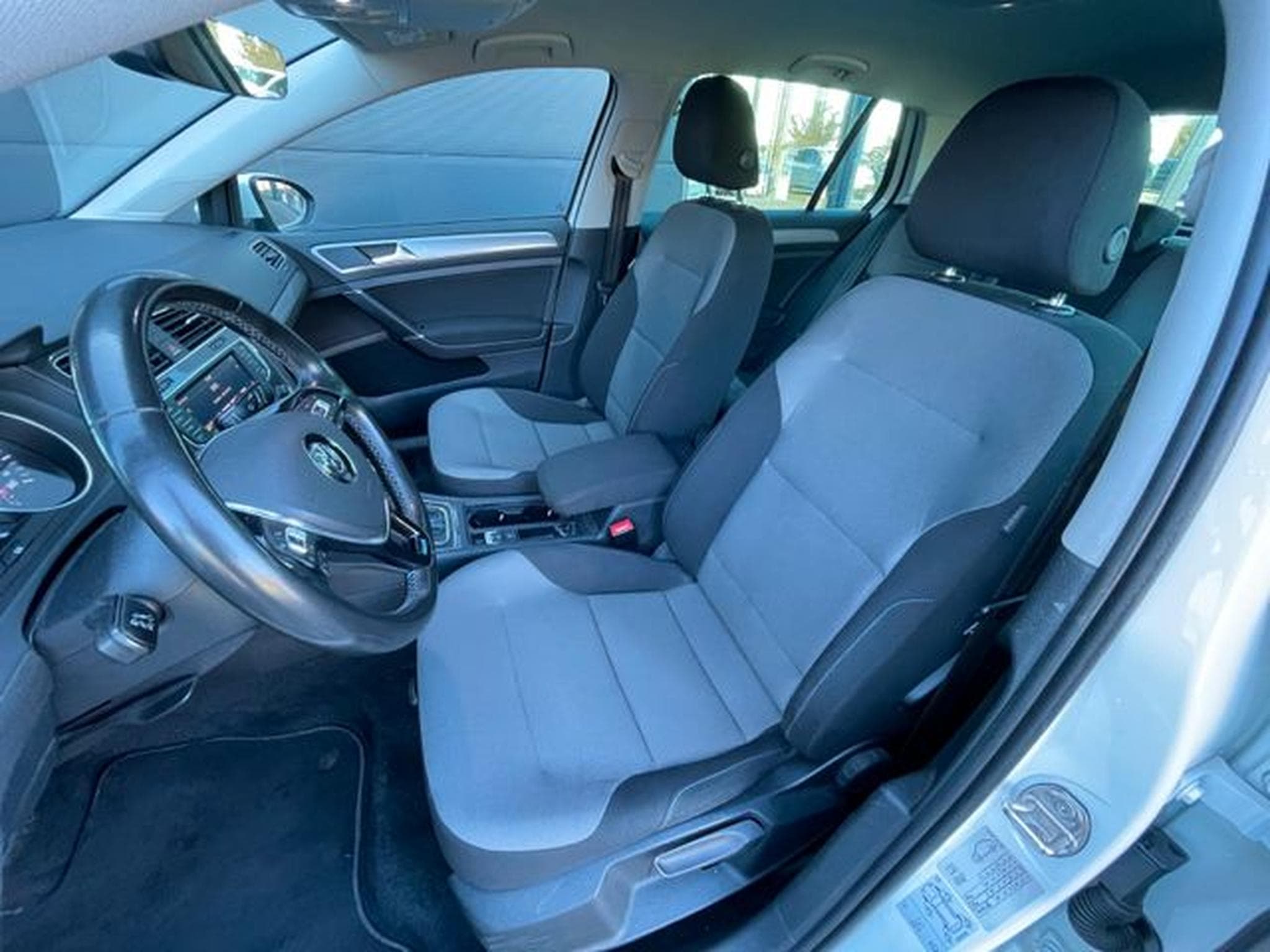 VW Golf Golf VII e-Golf  Navi LED ALu SHZ Klima (2016) - Foto 11