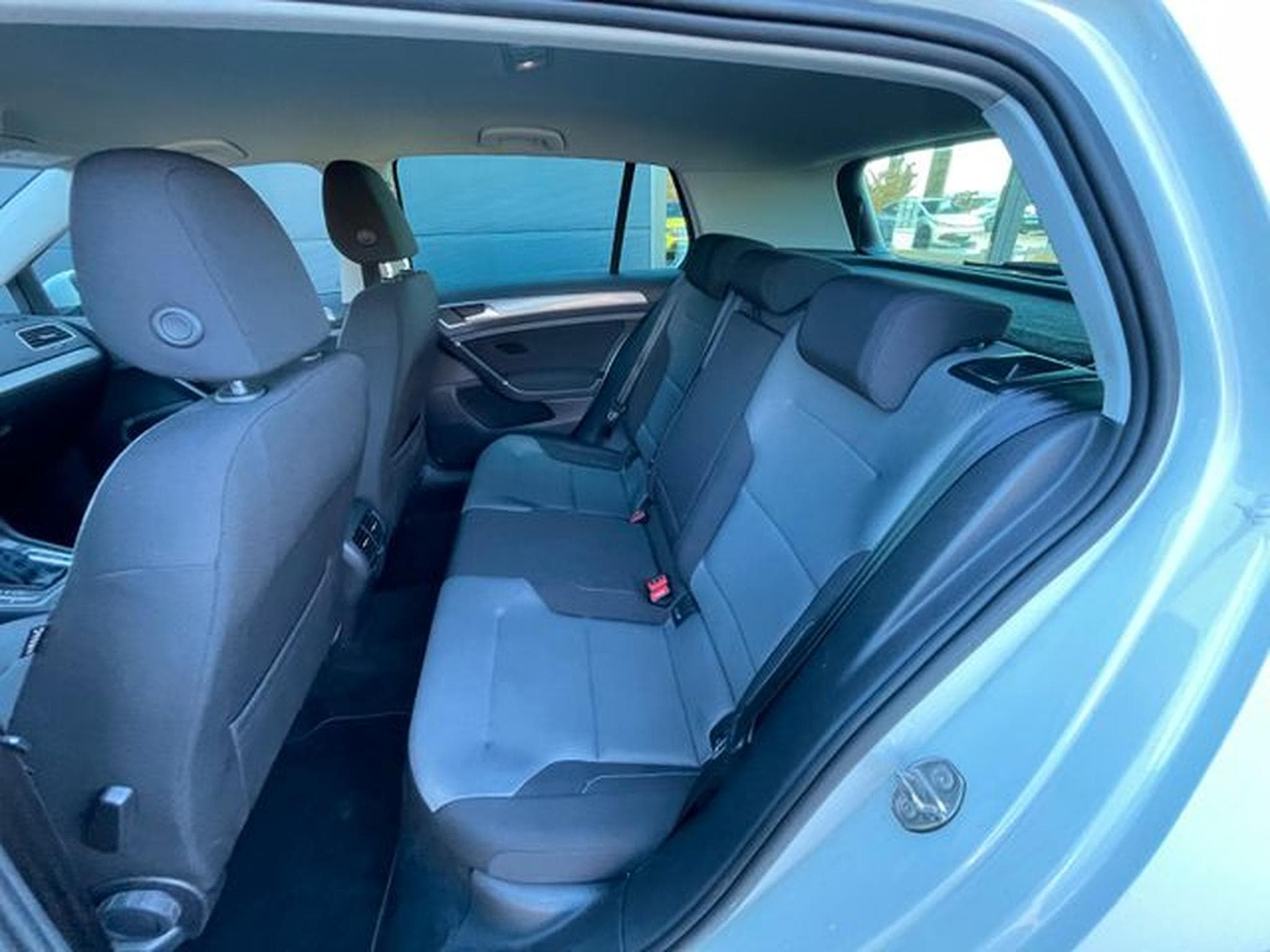 VW Golf Golf VII e-Golf  Navi LED ALu SHZ Klima (2016) - Foto 12