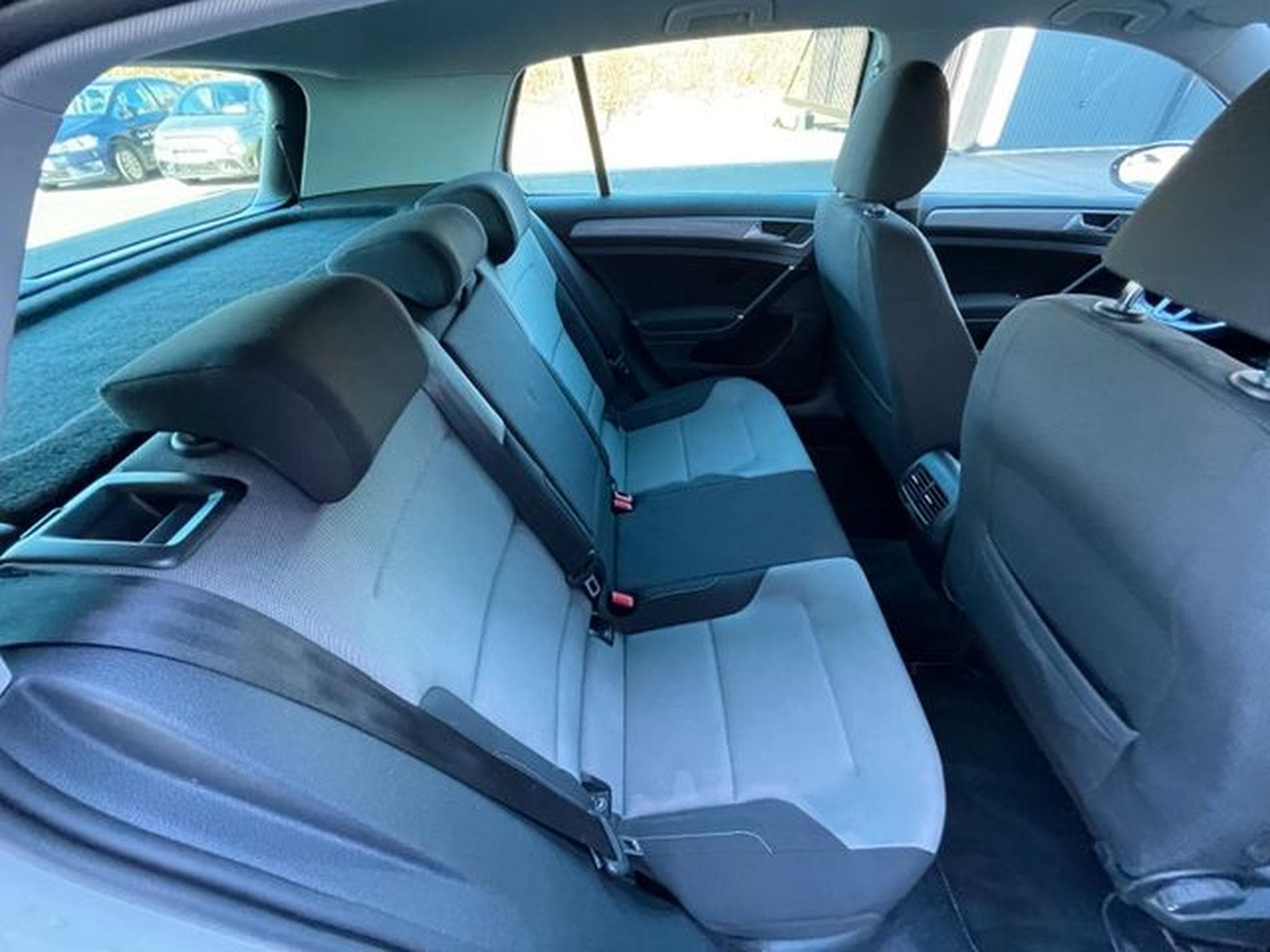 VW Golf Golf VII e-Golf  Navi LED ALu SHZ Klima (2016) - Foto 14