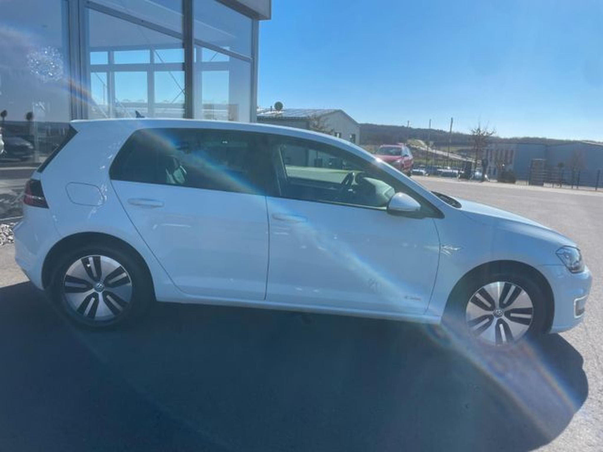 VW Golf Golf VII e-Golf  Navi LED ALu SHZ Klima (2016) - Foto 6