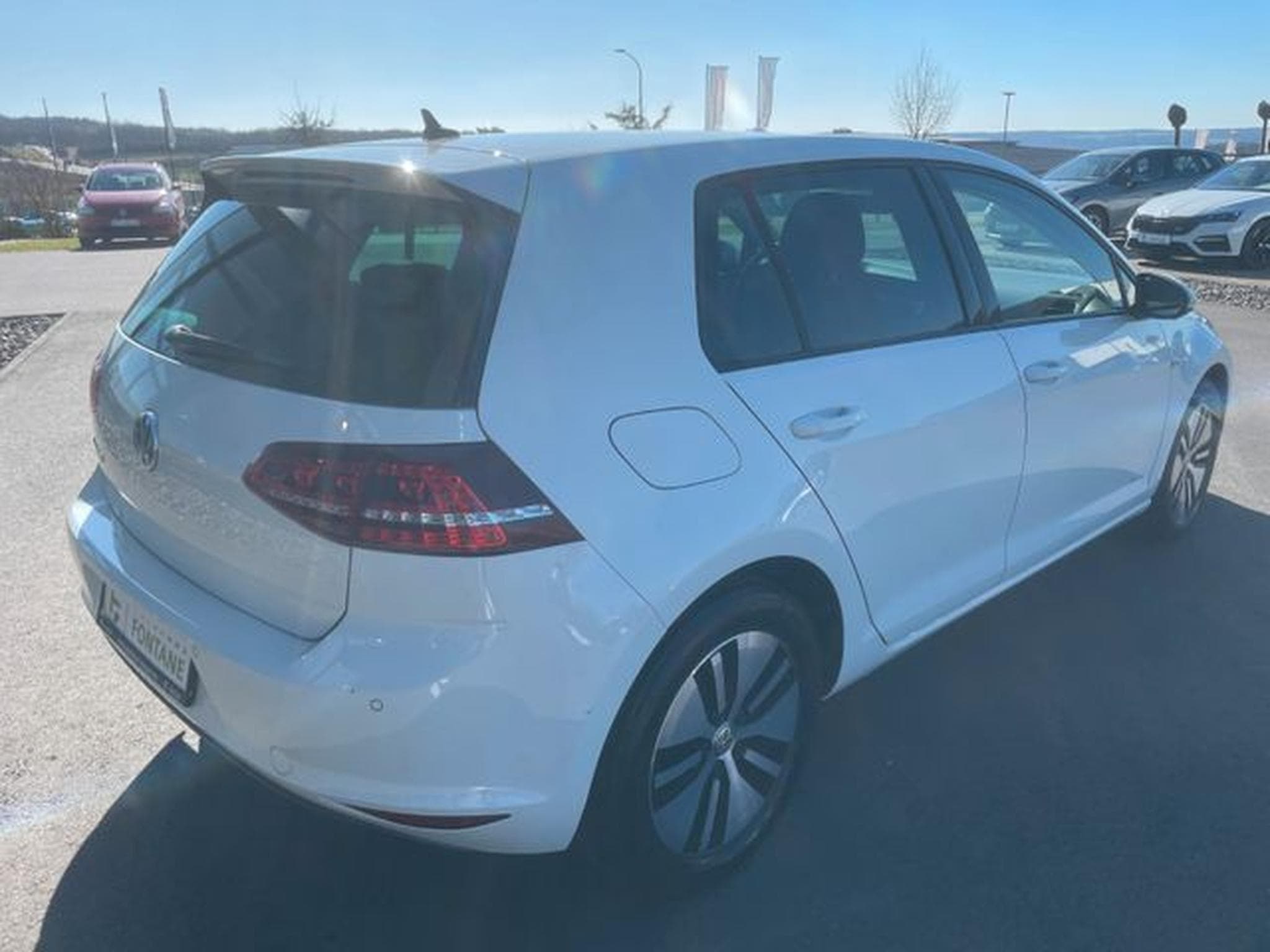 VW Golf Golf VII e-Golf  Navi LED ALu SHZ Klima (2016) - Foto 7