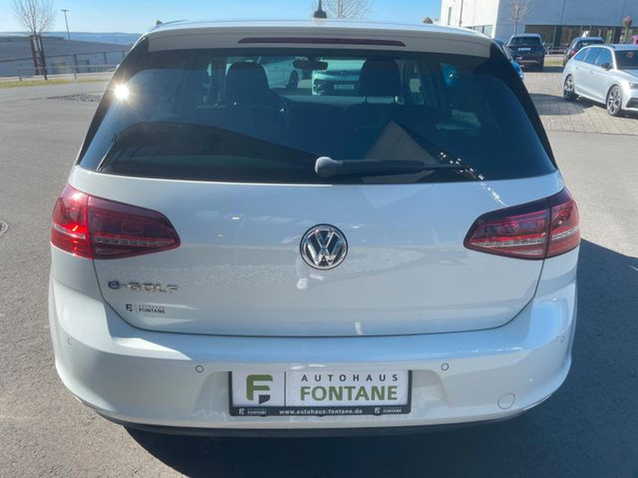 VW Golf Golf VII e-Golf  Navi LED ALu SHZ Klima (2016) - Foto 8