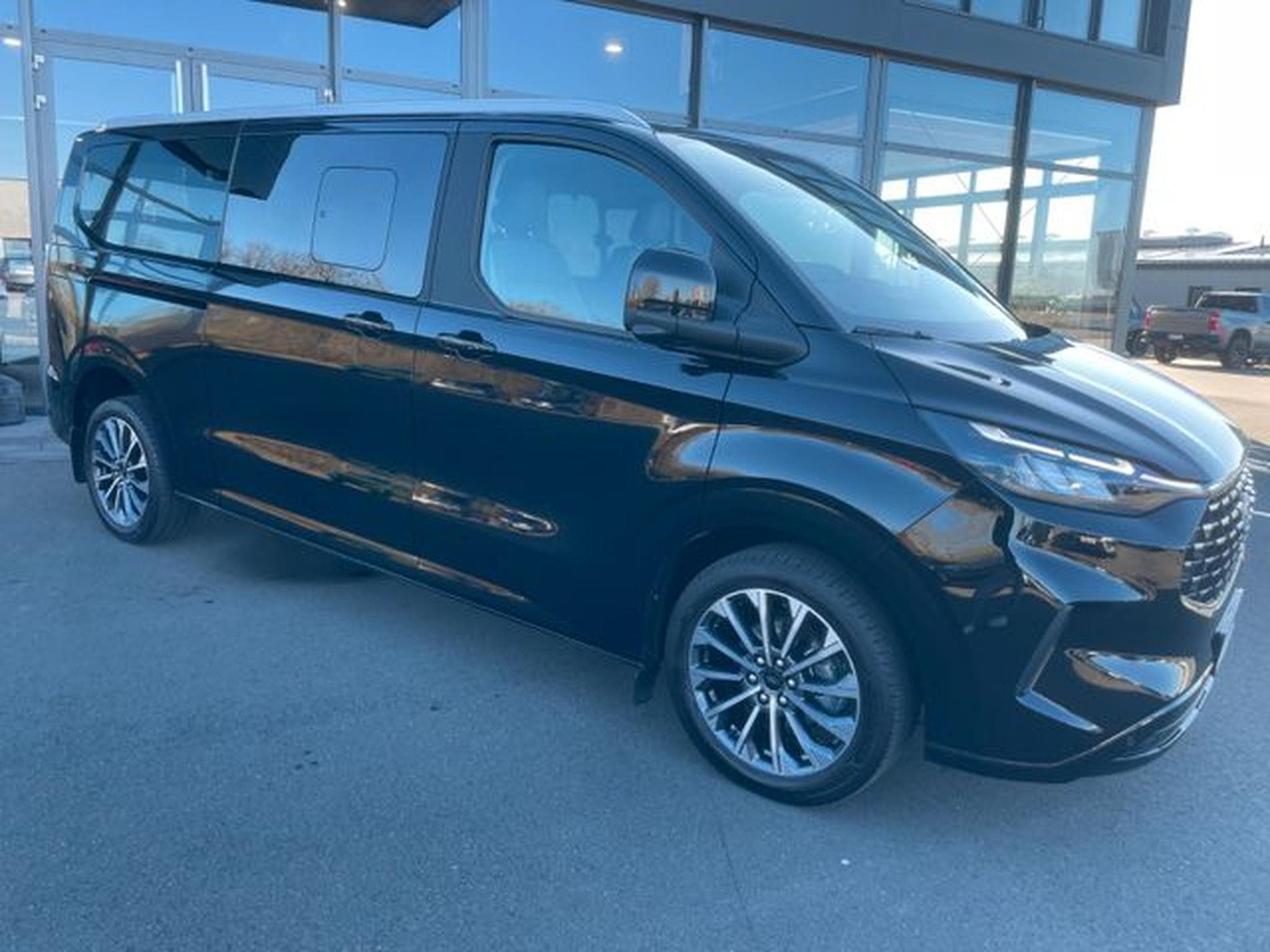 Ford Tourneo Tourneo Custom 8-Sitze 320 L2 Titanium X AWD (2025) - Photo 5