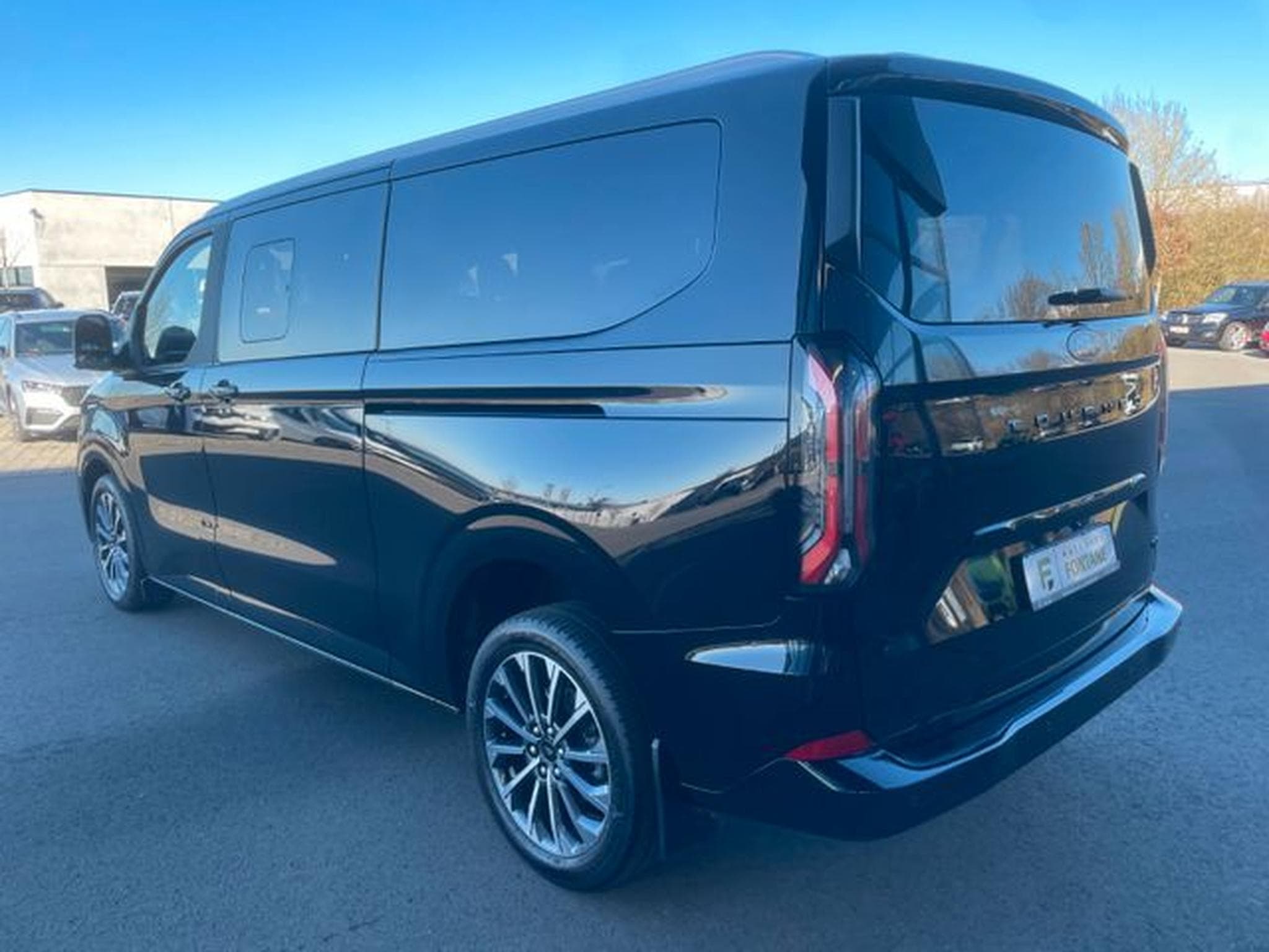 Ford Tourneo Tourneo Custom 8-Sitze 320 L2 Titanium X AWD (2025) - Photo 9