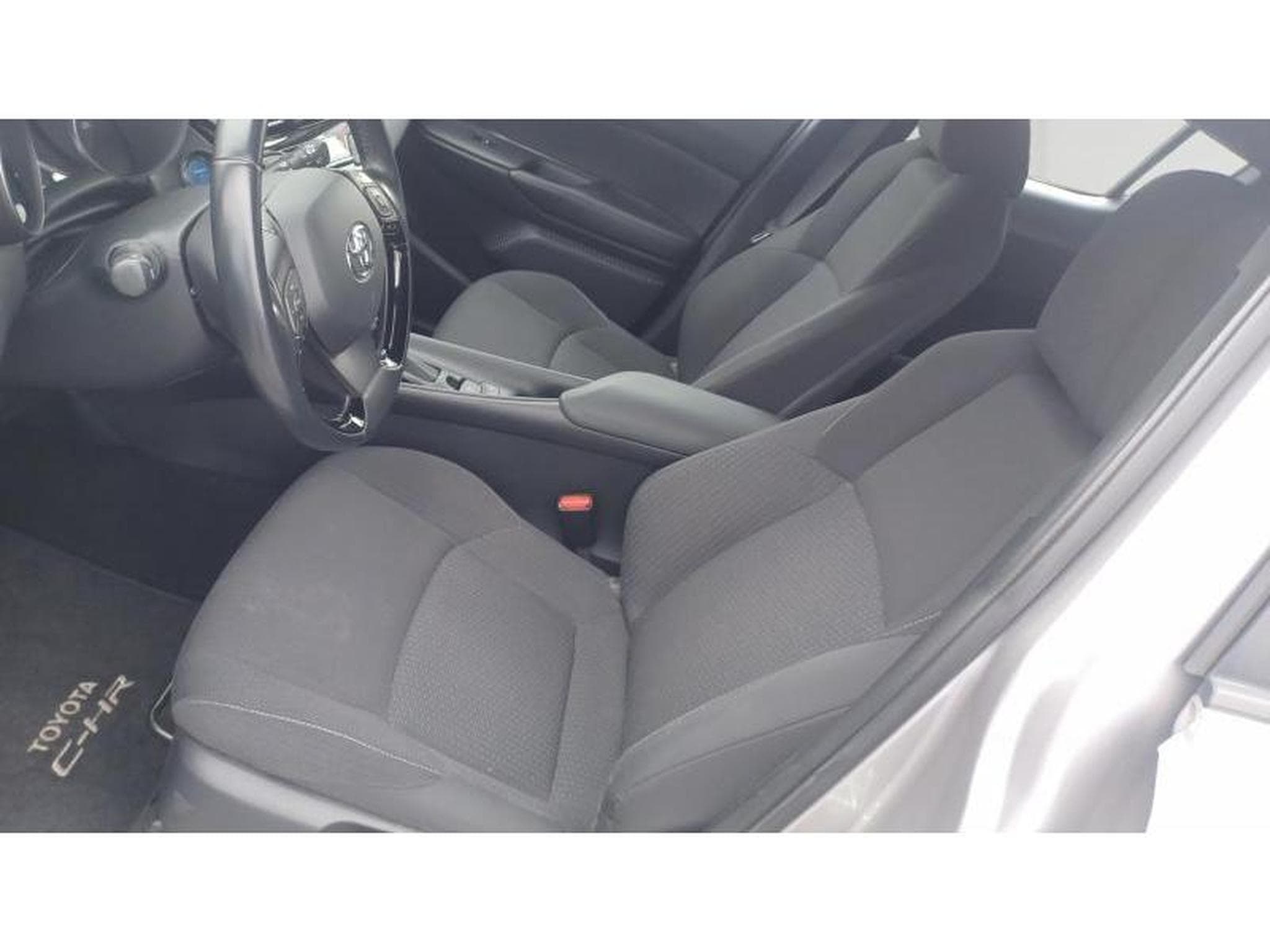 Toyota C-HR C-Business Plus (2018) - Photo 17
