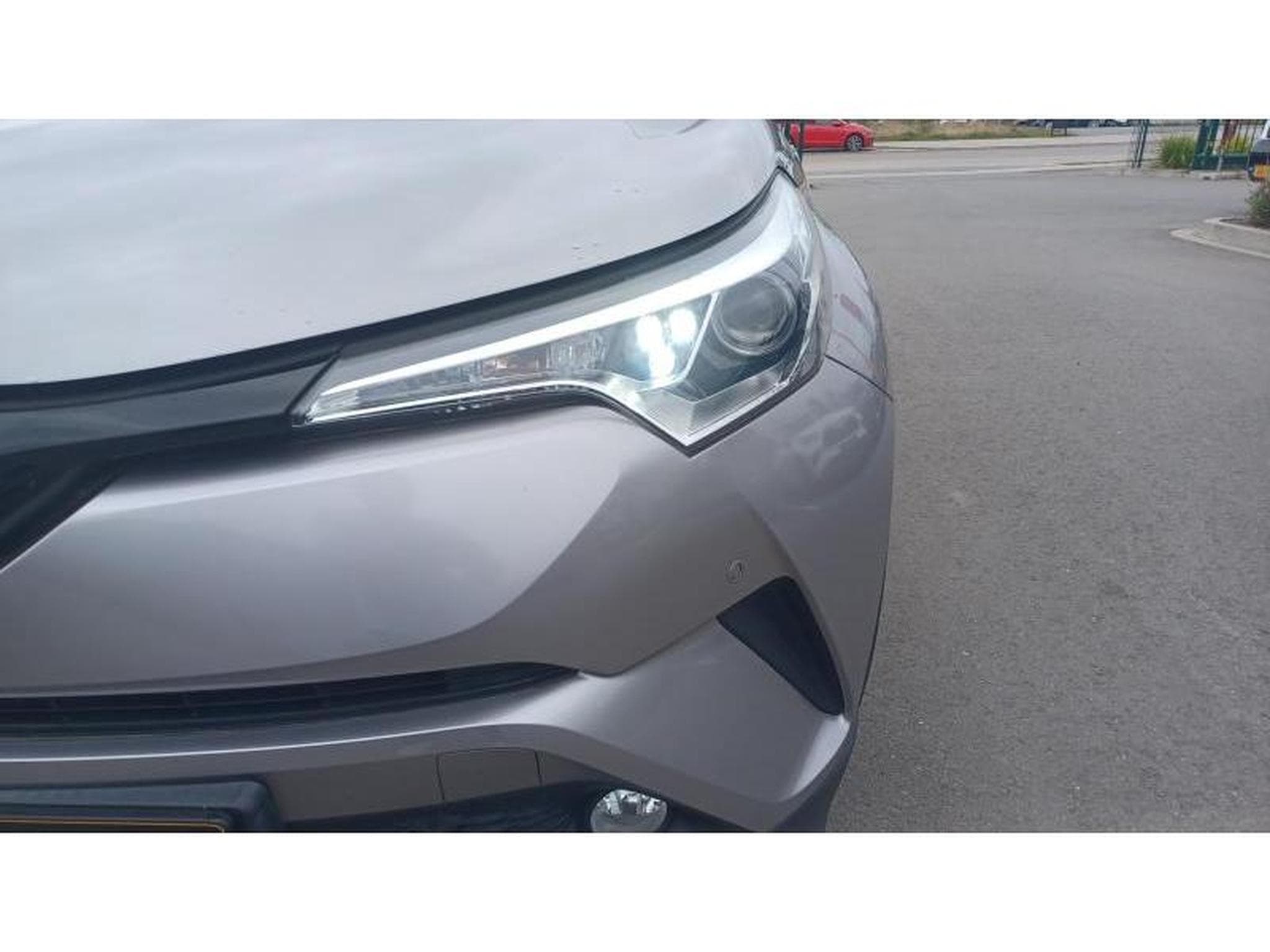 Toyota C-HR C-Business Plus (2018) - Photo 24