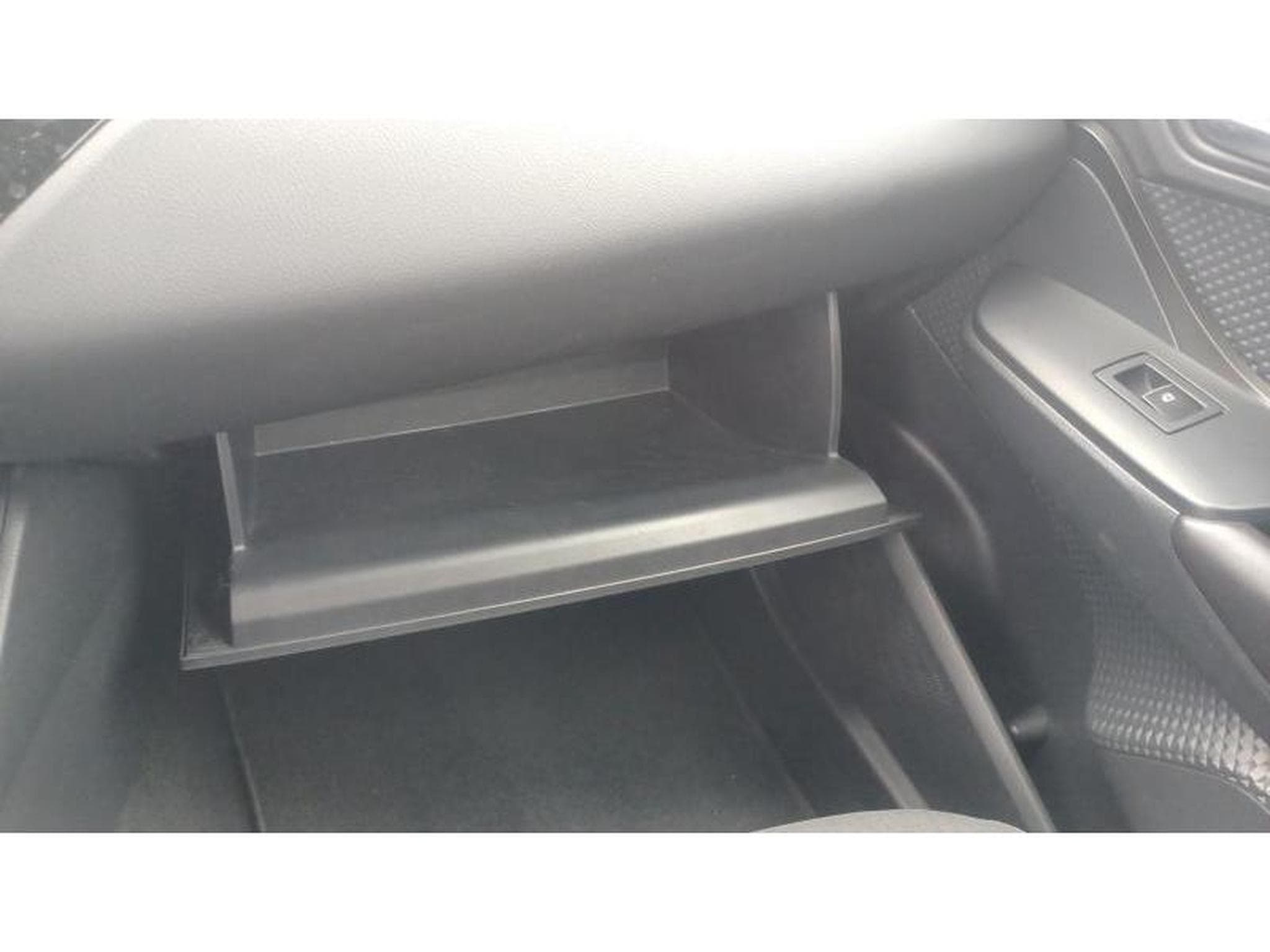 Toyota C-HR C-Business Plus (2018) - Photo 26