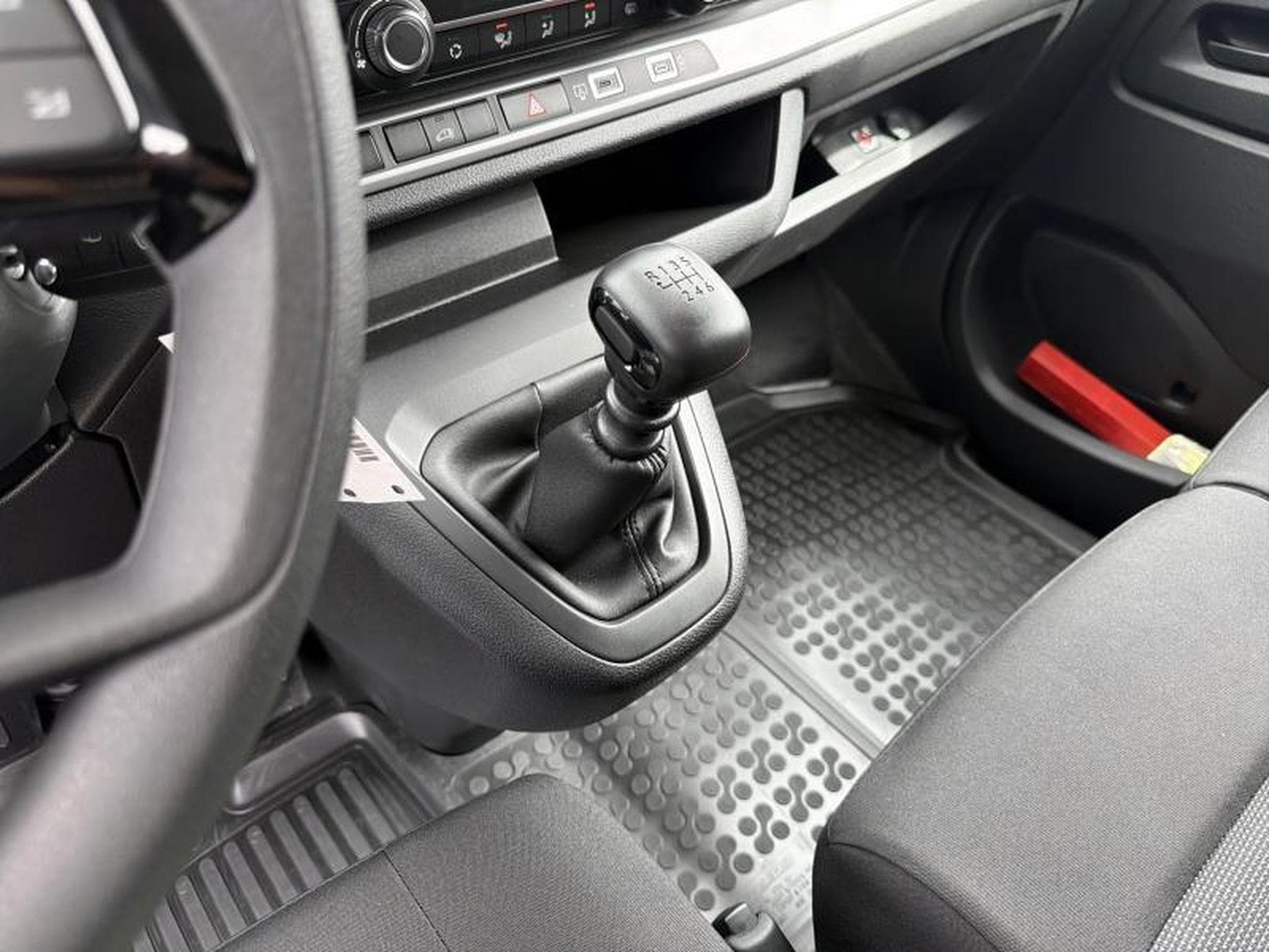 Opel Vivaro C (2025) - Photo 18