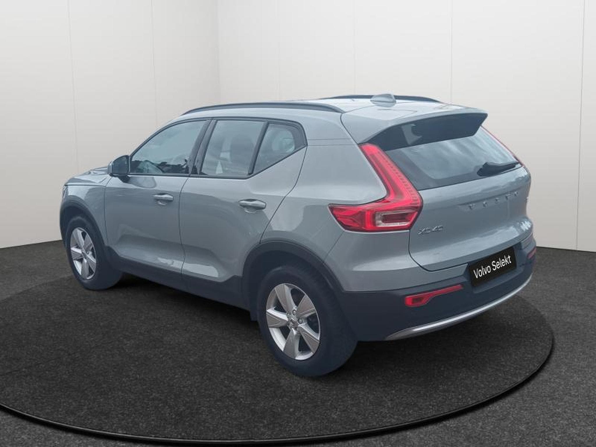 Volvo XC40 Essentiel B3 Mild Hybrid (2025) - Photo 5