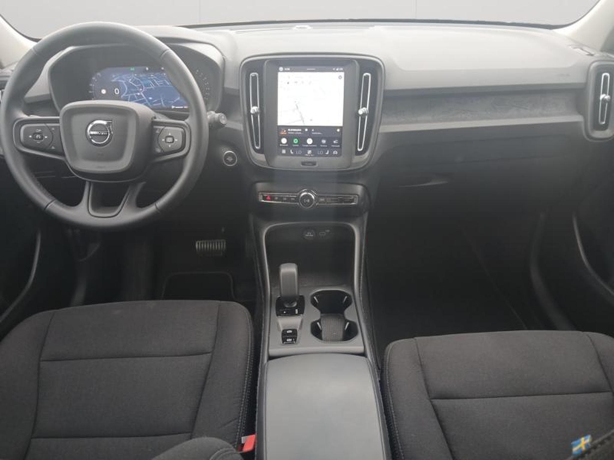 Volvo XC40 Essentiel B3 Mild Hybrid (2025) - Photo 3