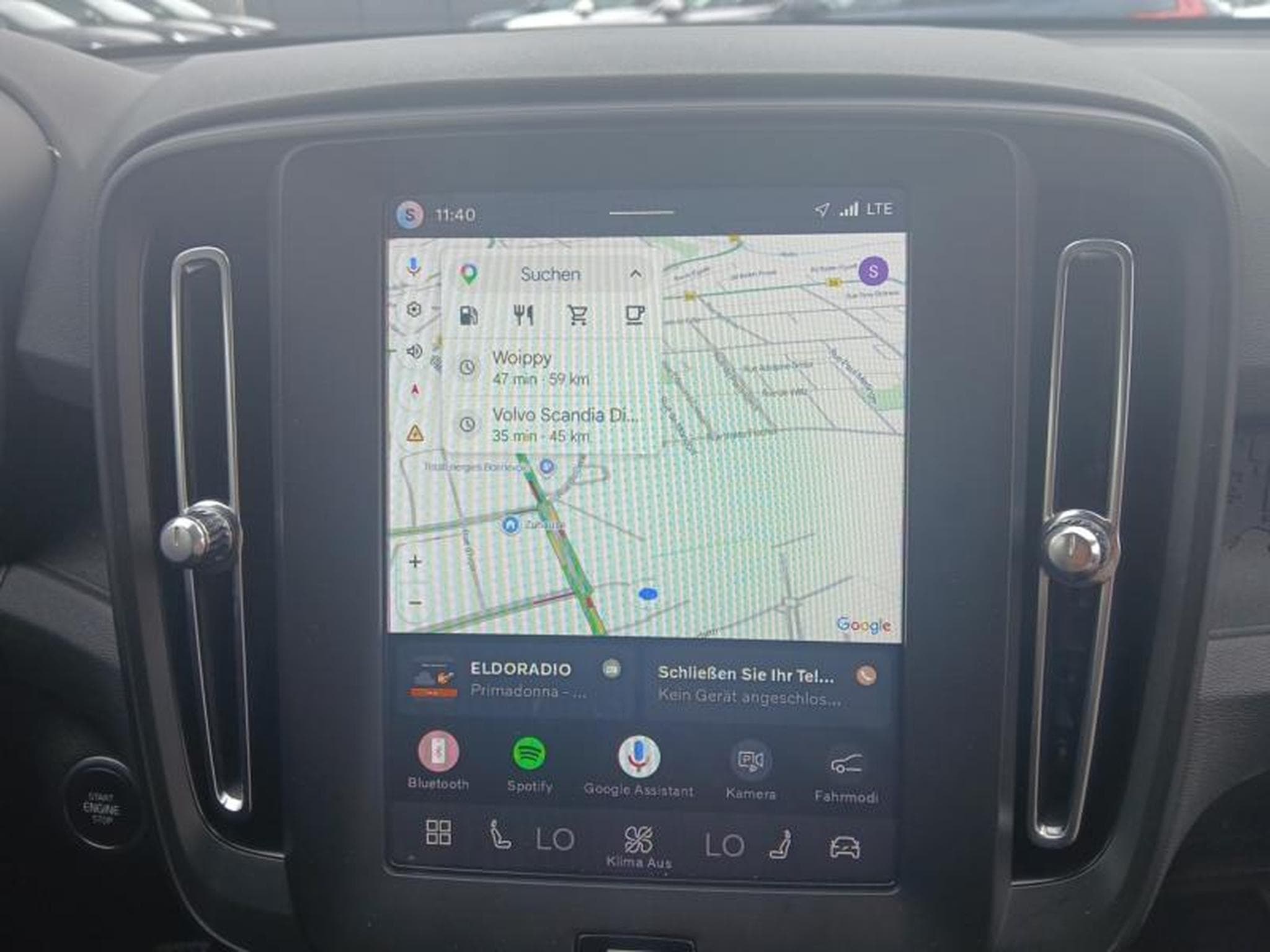 Volvo XC40 Essentiel B3 Mild Hybrid (2025) - Photo 16
