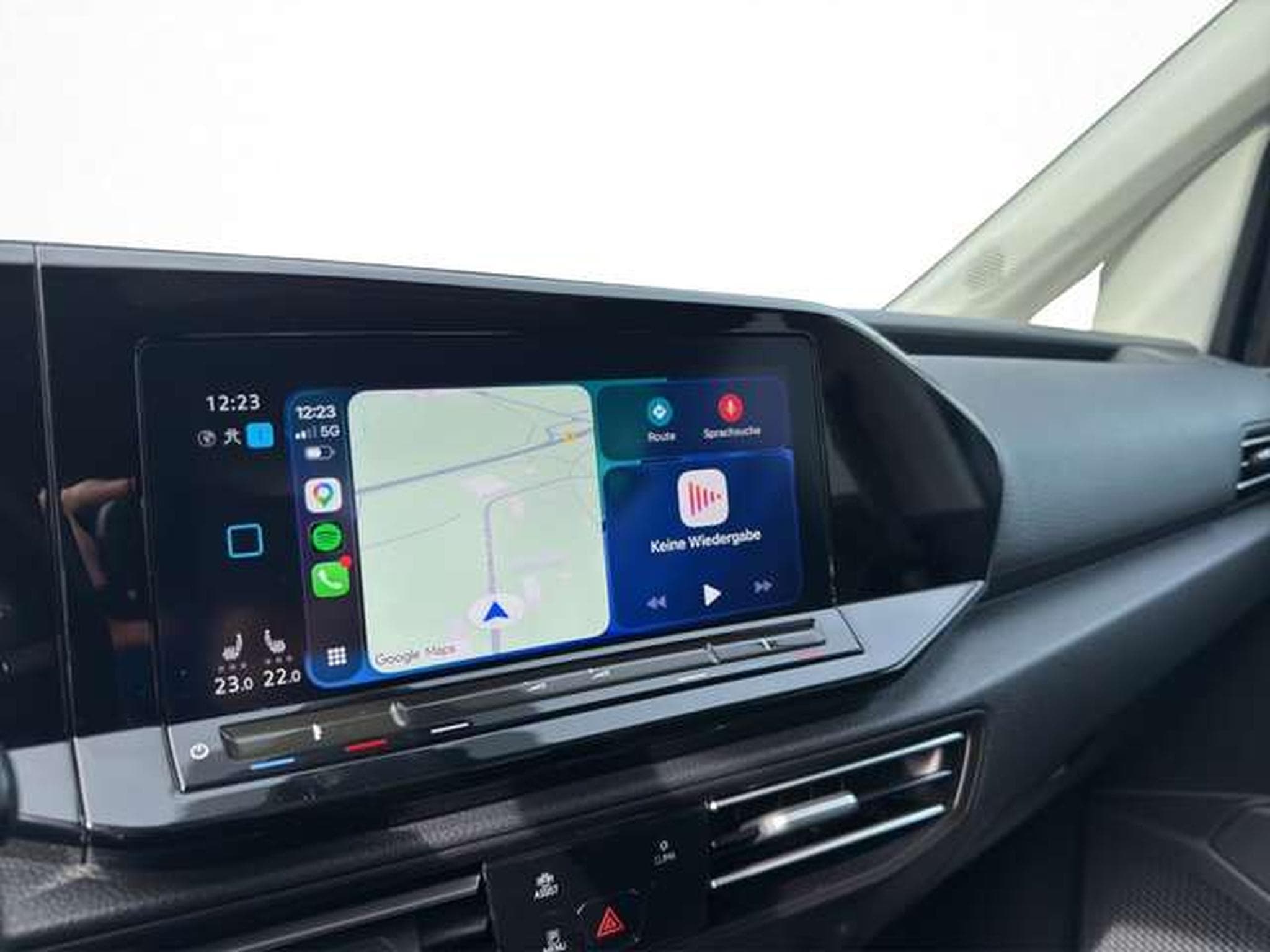 VW Caddy Style 2.0 TDI DSG/Navi/LED/Pano (2022) - Photo 24