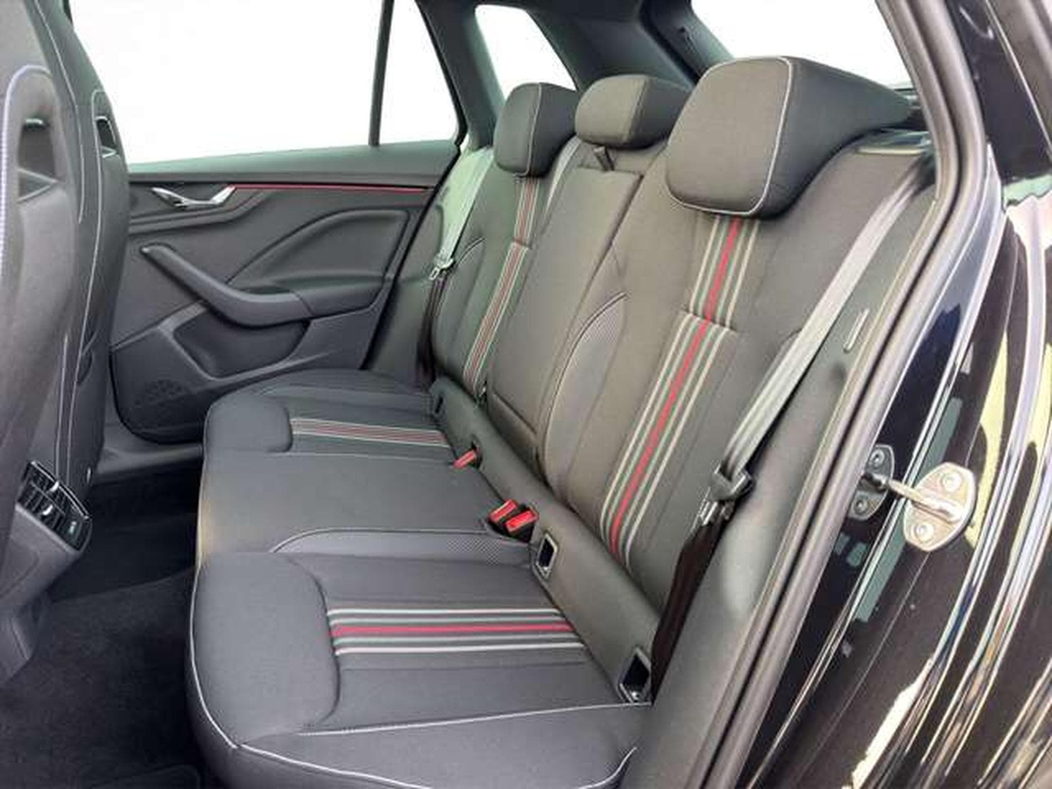 Skoda Kamiq Monte Carlo 1.5 DSG/AHK/Side-Ass/4-J Garan (2026) - Photo 13