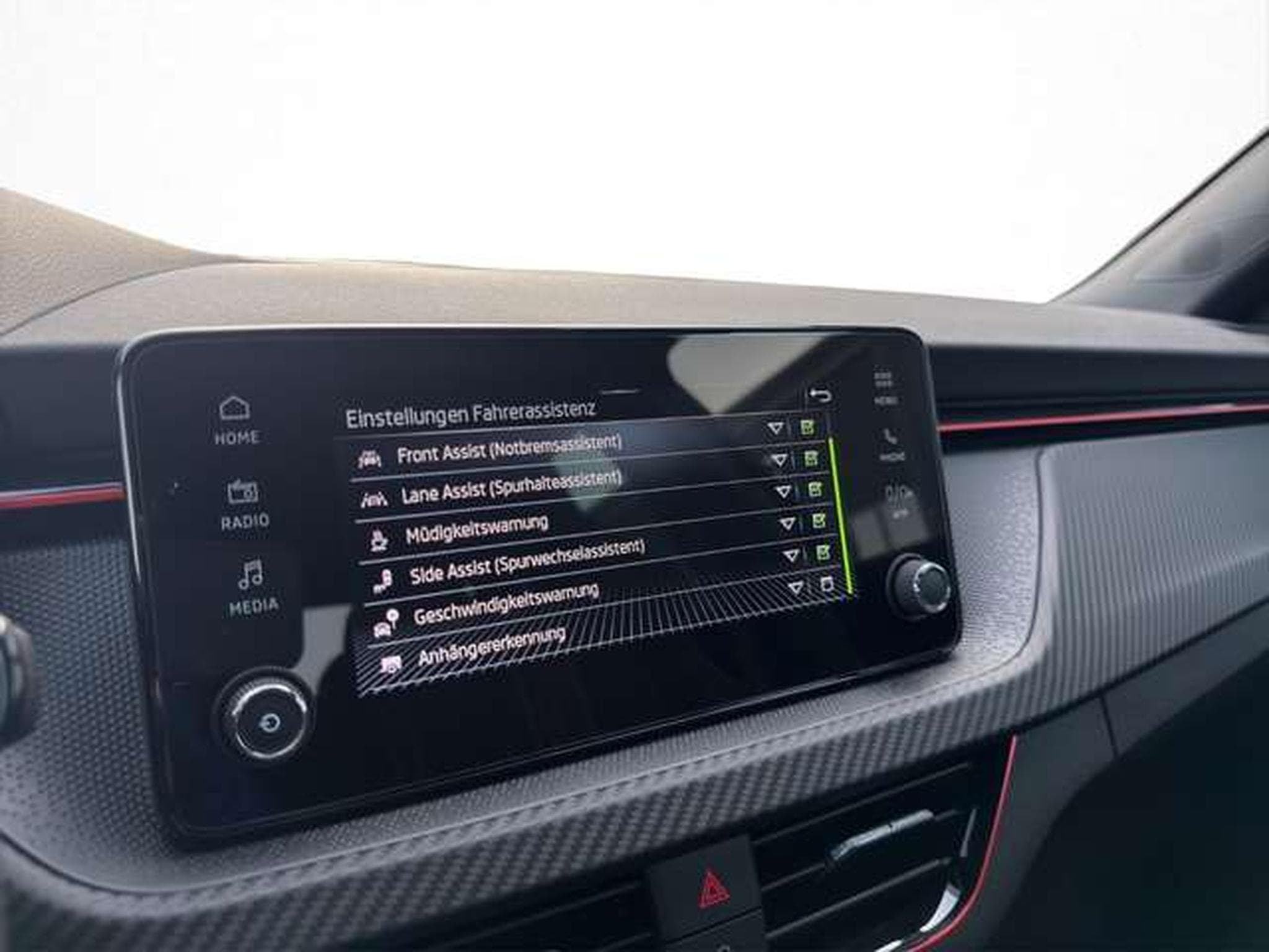 Skoda Kamiq Monte Carlo 1.5 DSG/AHK/Side-Ass/4-J Garan (2026) - Photo 25