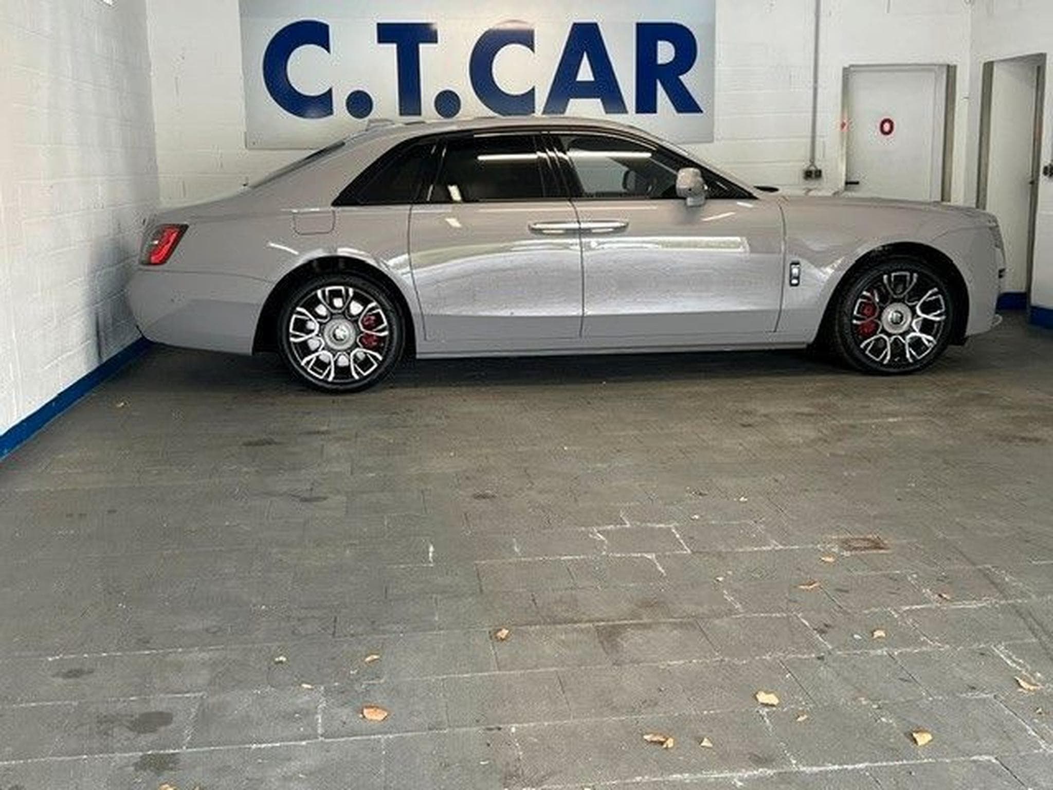 Rolls-Royce Ghost Black Badge - Carbon -1Hand- VOLL (2023) - Photo 2