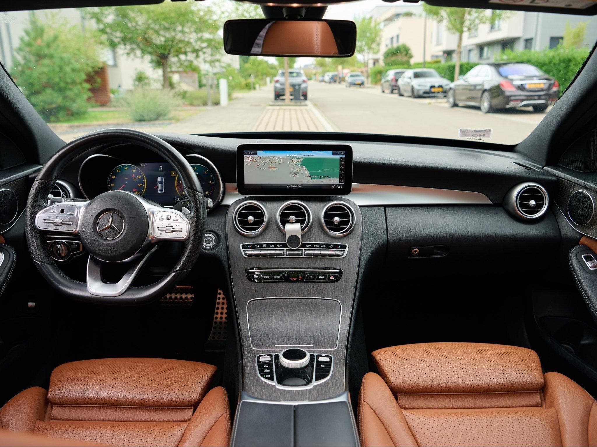 Mercedes C 200 AMG (2019) - Photo 6