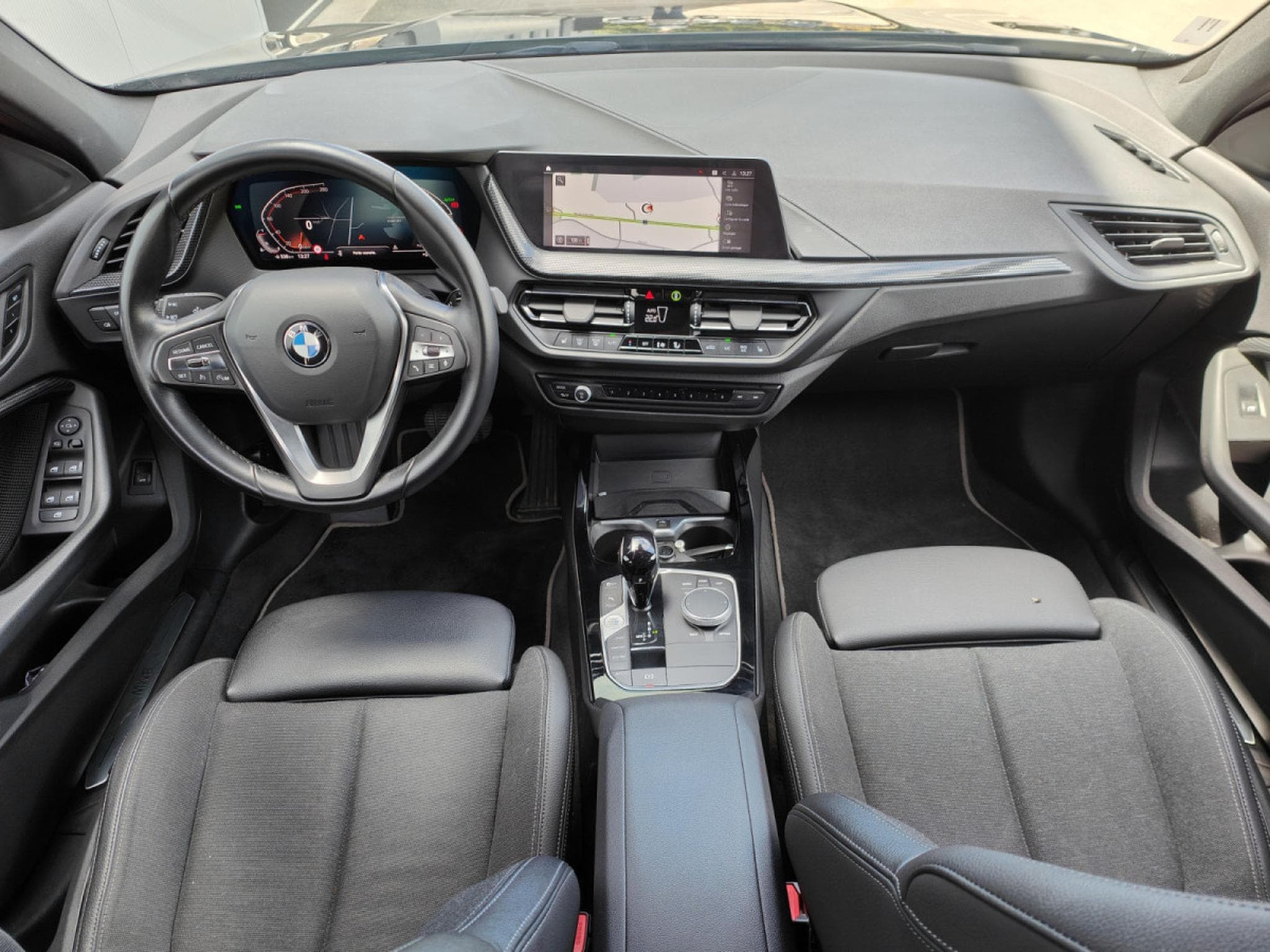 BMW 118 118iA  CARPLAY SIEGES SPORT CHAUFF GPS BLUETOOTH (2023) - Photo 11