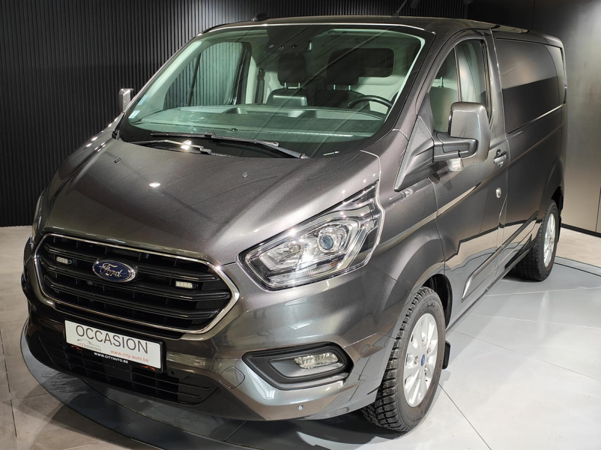 Ford Transit 2.0 TDCI BOITE AUTO 3PLACES CAMERA CARPLAY CRUISE ATTELAGE (2023) - Photo 6