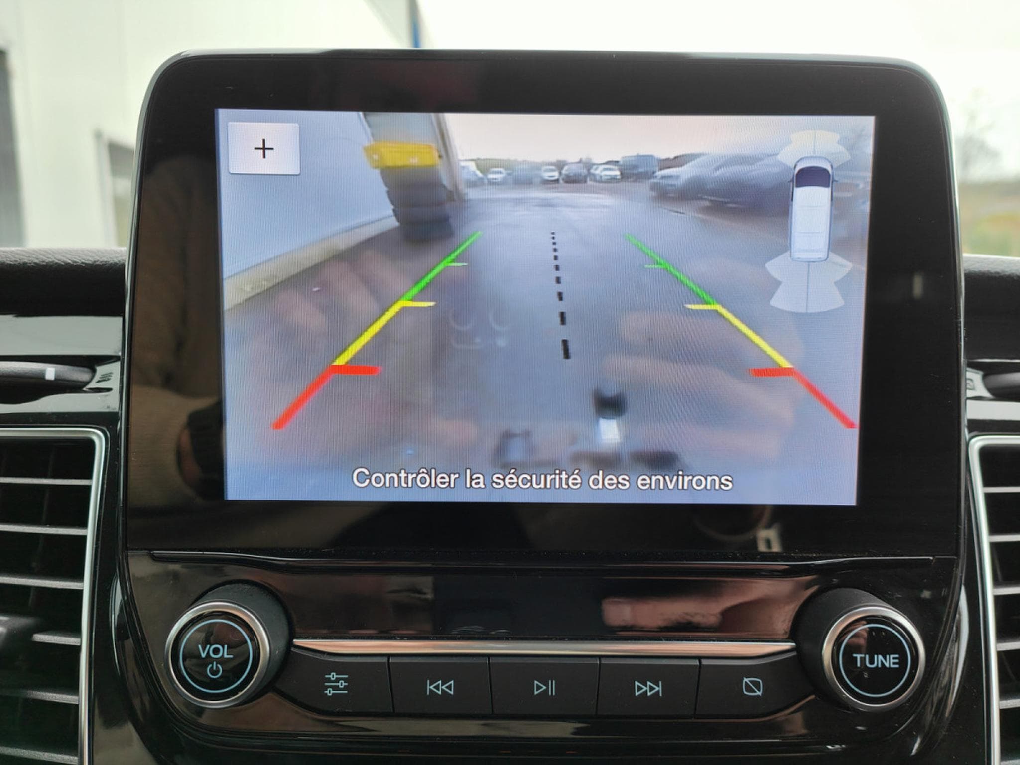 Ford Transit 2.0 TDCI BOITE AUTO 3PLACES CAMERA CARPLAY CRUISE ATTELAGE (2023) - Photo 16
