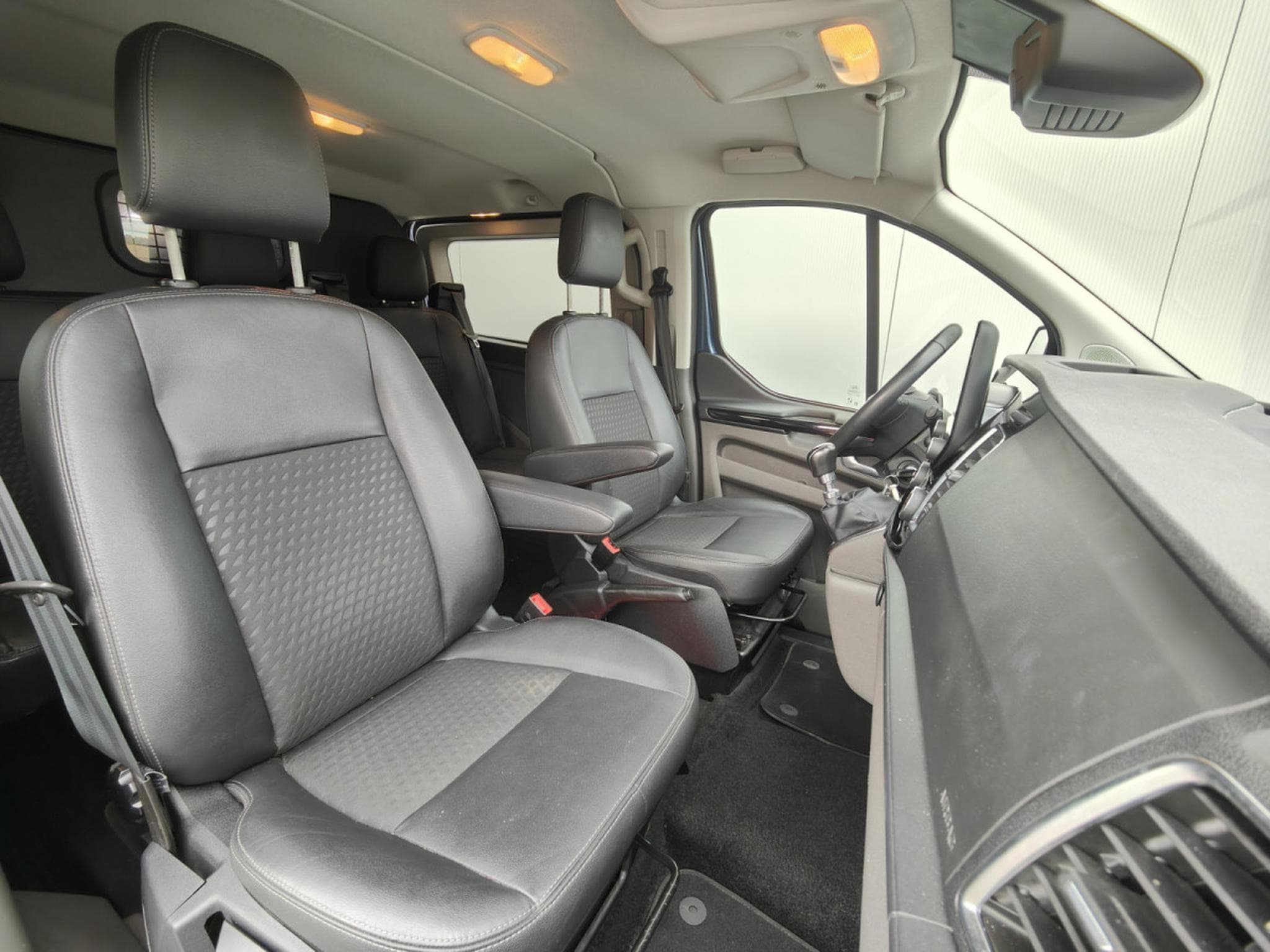 Ford Tourneo 2.0 TDCI L2H1 5 PLACES CARPLAY CAMERA GPS BLUETOOTH (2021) - Photo 7