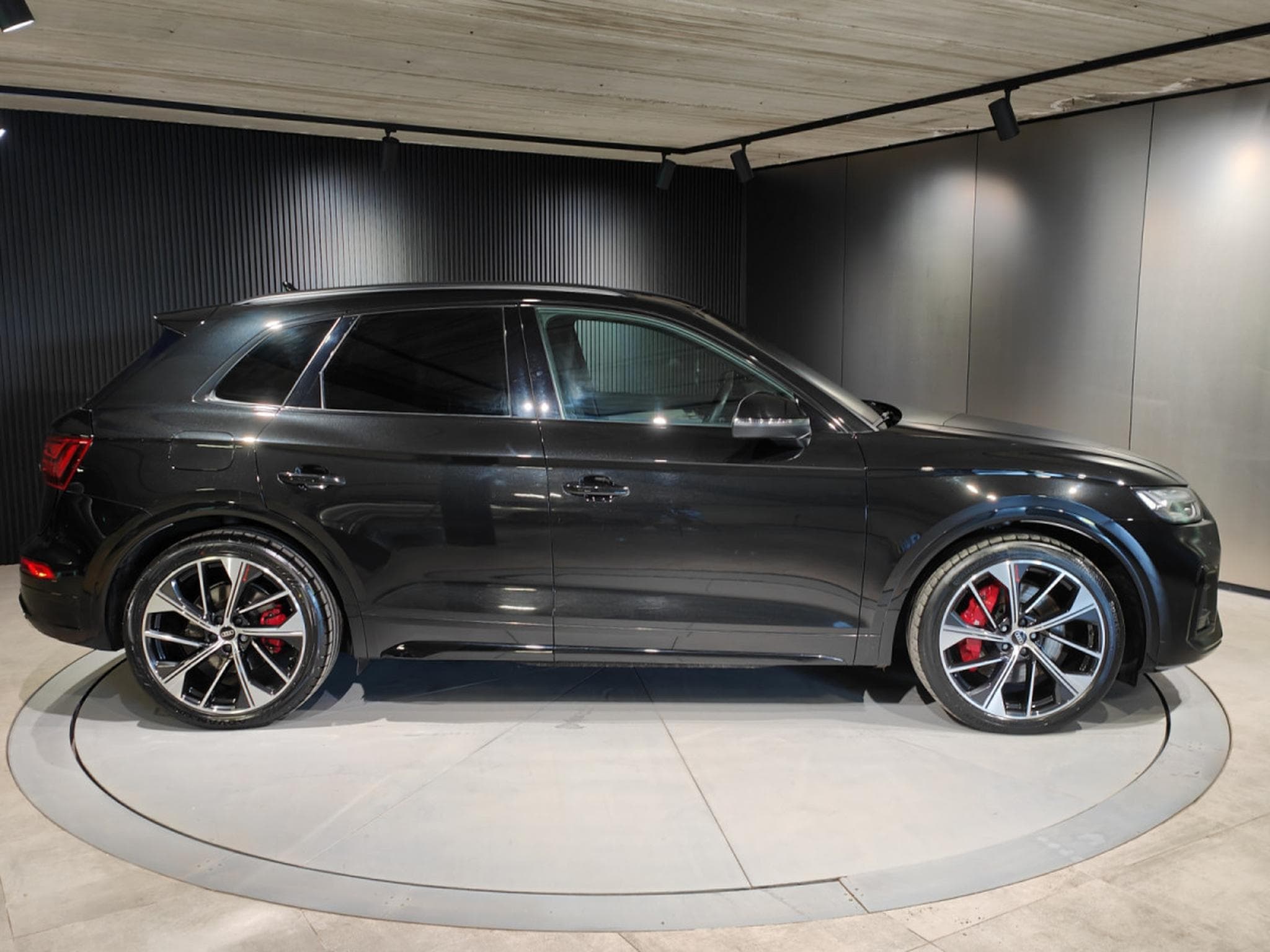 Audi SQ5 3.0 TDI V6 QUATTRO TIPTRONIC SUSPENSIONS PNEU BANG&OLUFSEN (2022) - Foto 2