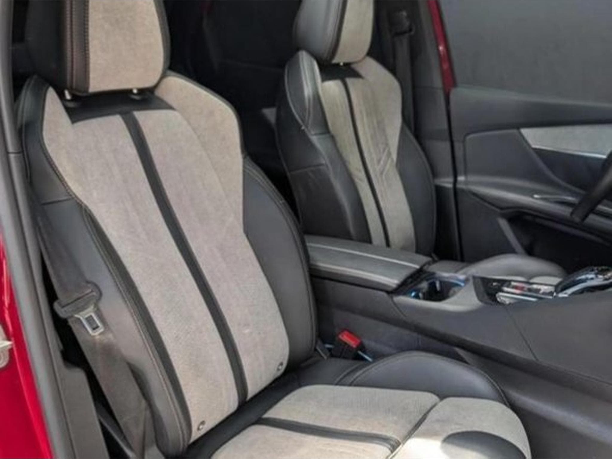 Peugeot 3008 GT PACK HYBRID4 300CV 4X4 BVA 2021 2021 (2021) - Photo 3