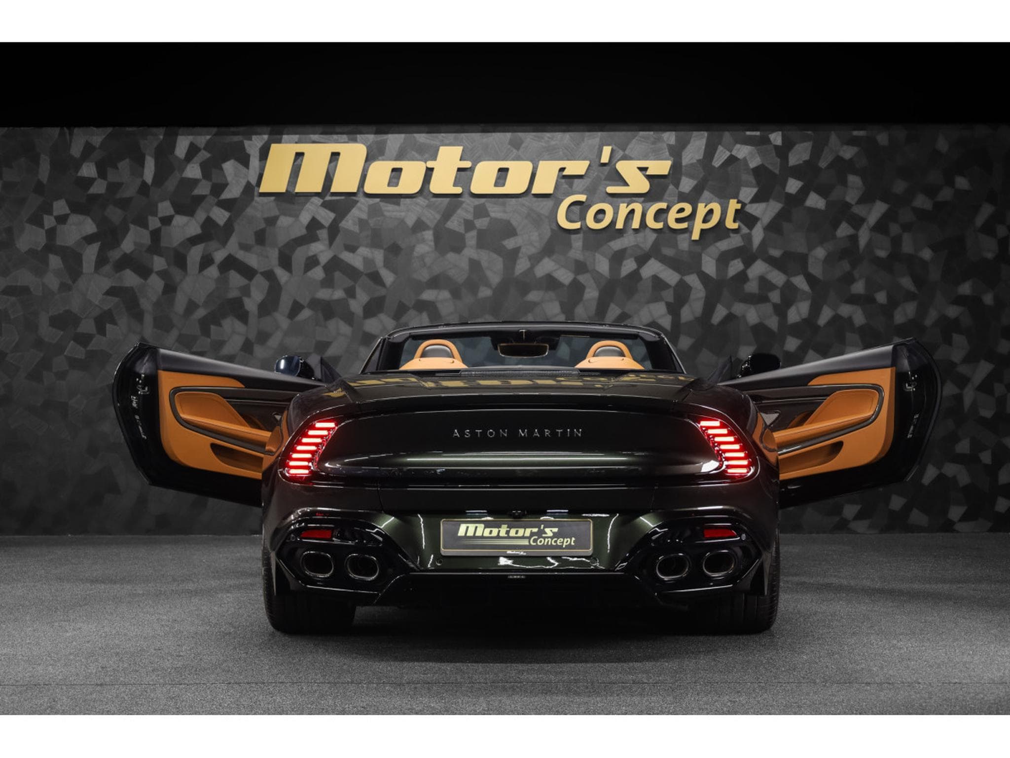 Aston-Martin Vanquish Volante V12 Twin Turbo - Minotaur Green (2026) - Foto 5
