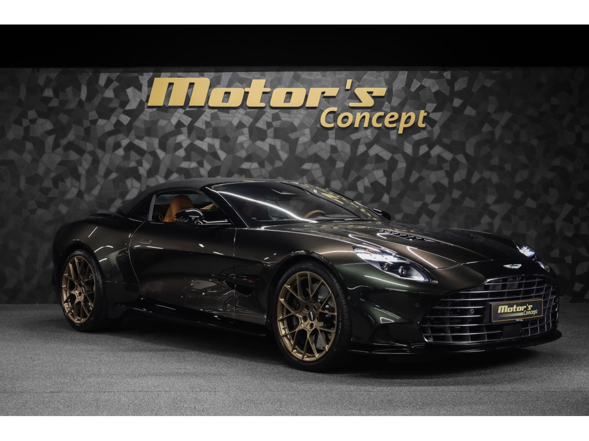 Aston-Martin Vanquish Volante V12 Twin Turbo - Minotaur Green (2026) - Foto 6