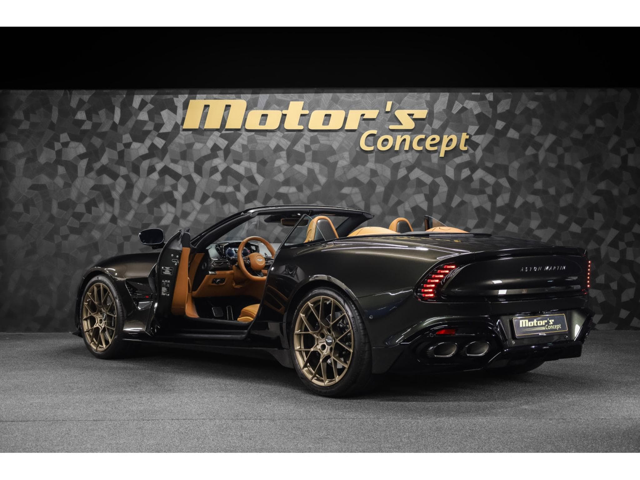 Aston-Martin Vanquish Volante V12 Twin Turbo - Minotaur Green (2026) - Foto 7