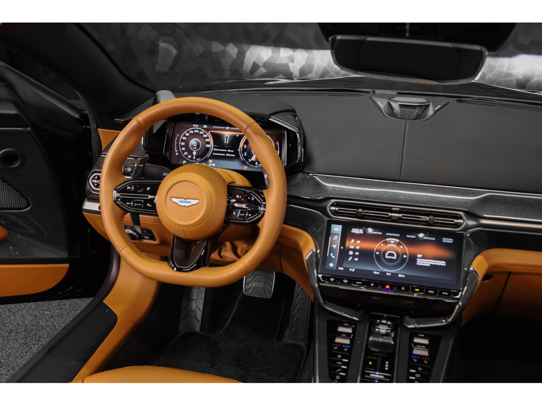 Aston-Martin Vanquish Volante V12 Twin Turbo - Minotaur Green (2026) - Foto 17