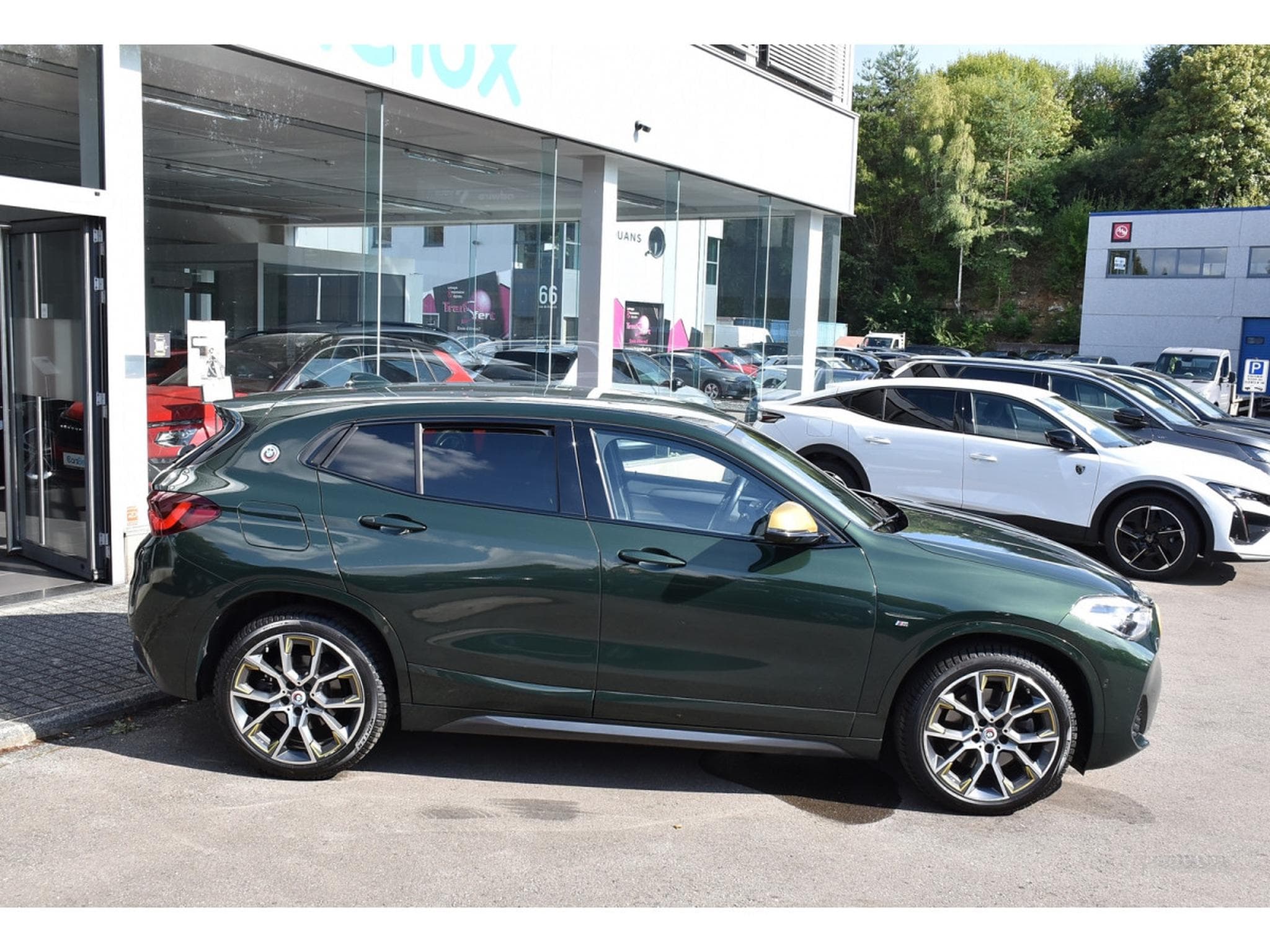 BMW X2 2.0dA sDrive "M" Sport Goldplay Edition CUIR HUD CAM 1° MAIN (2023) - Photo 3