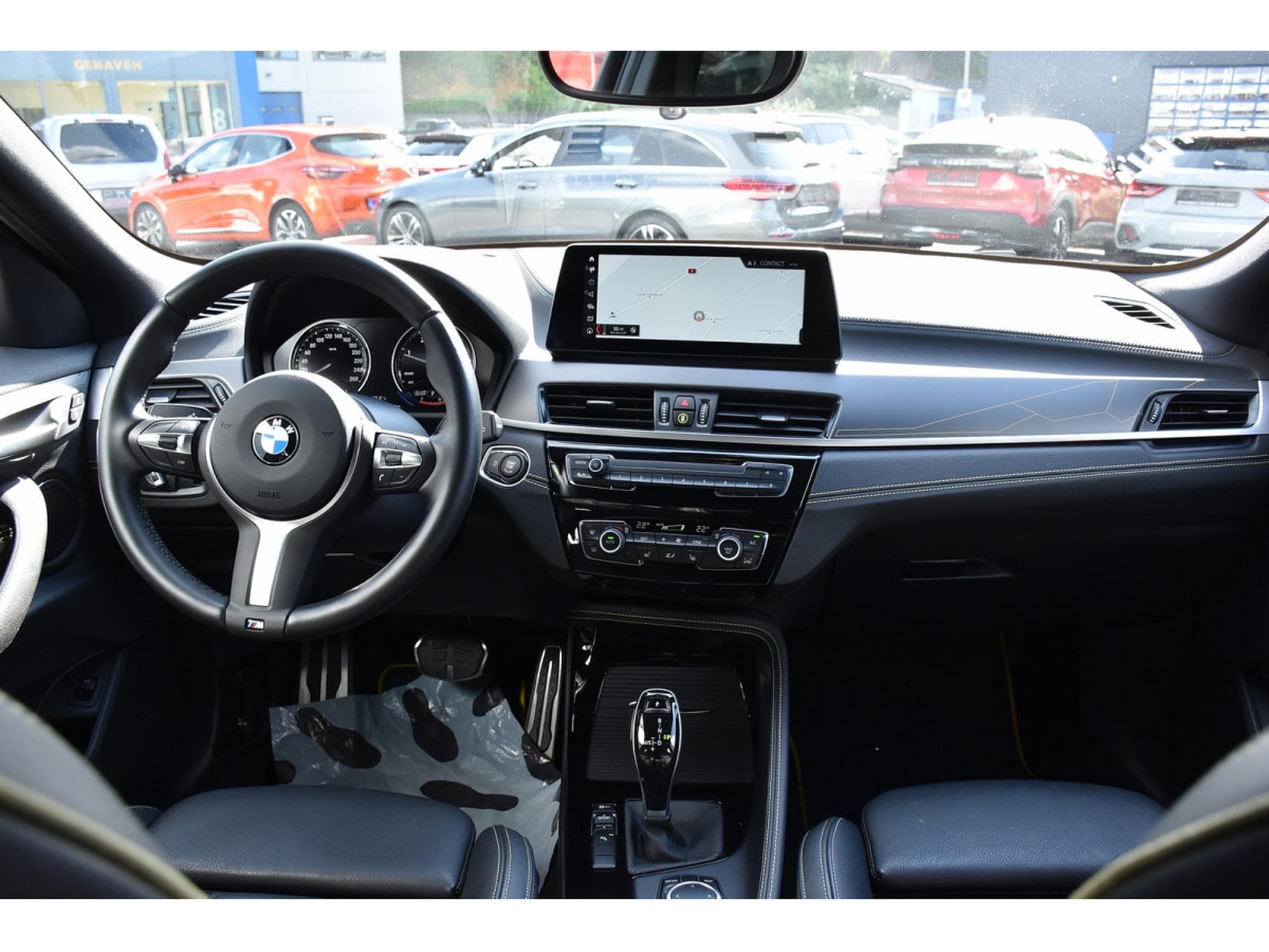 BMW X2 2.0dA sDrive "M" Sport Goldplay Edition CUIR HUD CAM 1° MAIN (2023) - Photo 9