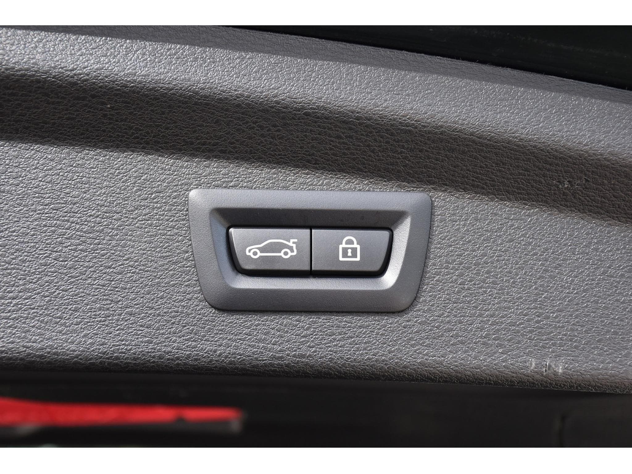 BMW X2 2.0dA sDrive "M" Sport Goldplay Edition CUIR HUD CAM 1° MAIN (2023) - Photo 21