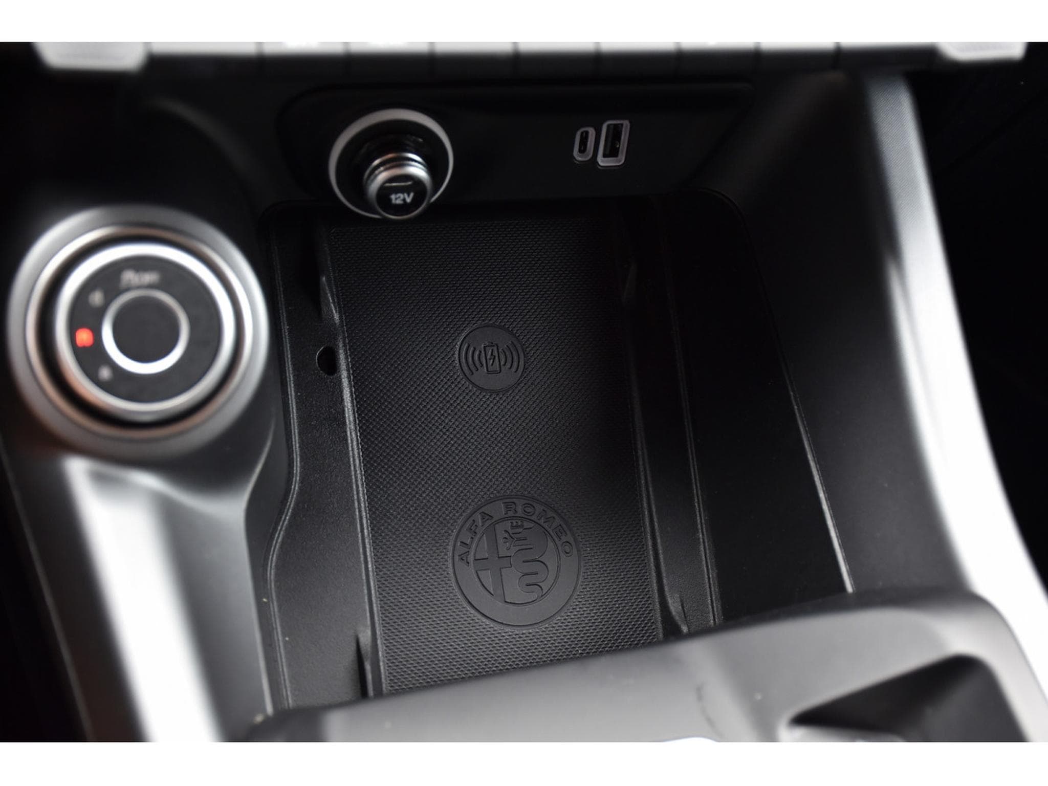 Alfa-Romeo Tonale 1.5 MHEV Edizione Speciale CUIR MEMO ACC LANE HARMAN CAM (2022) - Photo 18
