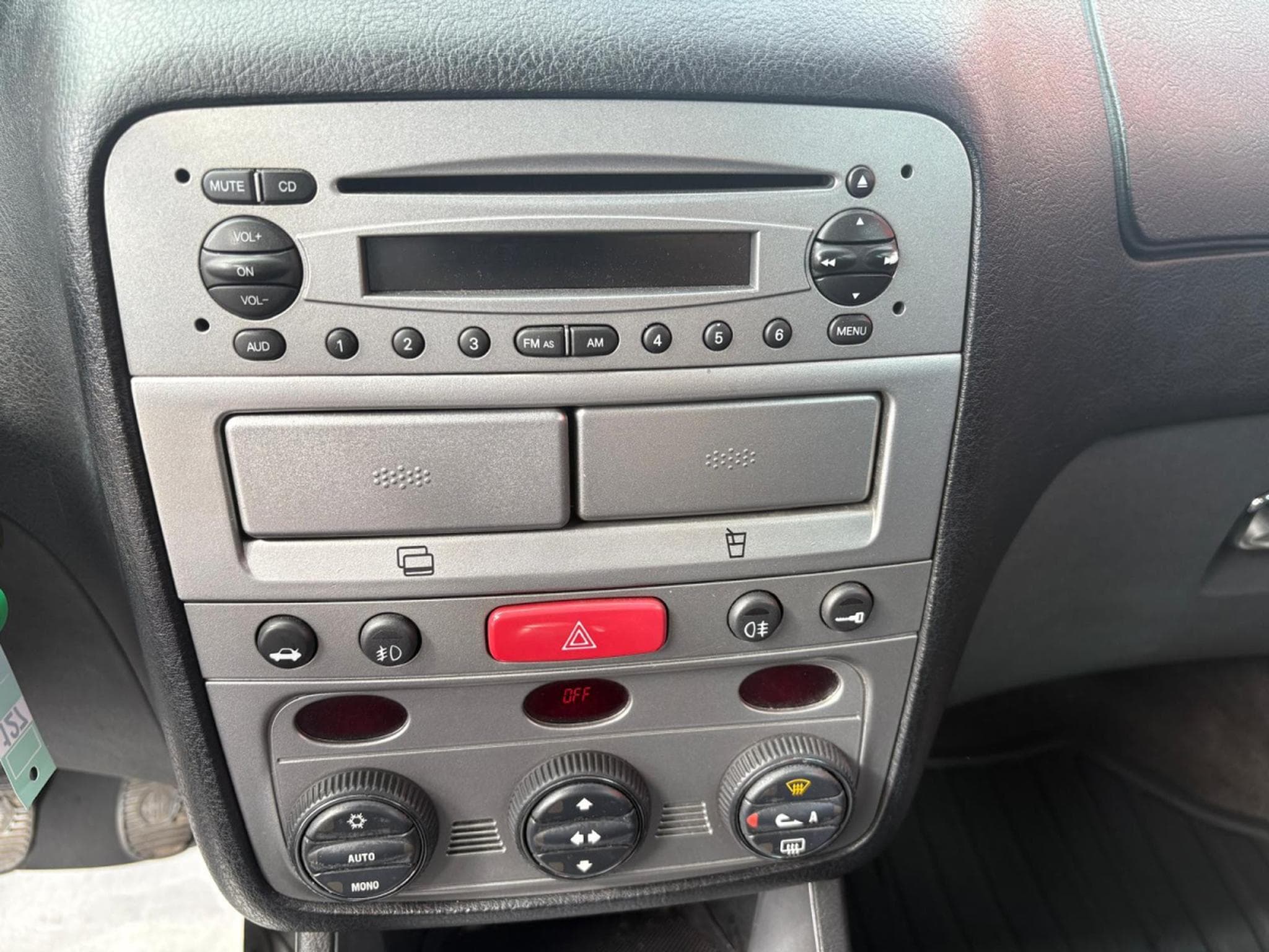Alfa-Romeo 147 1.9 JTD (2008) - Photo 11