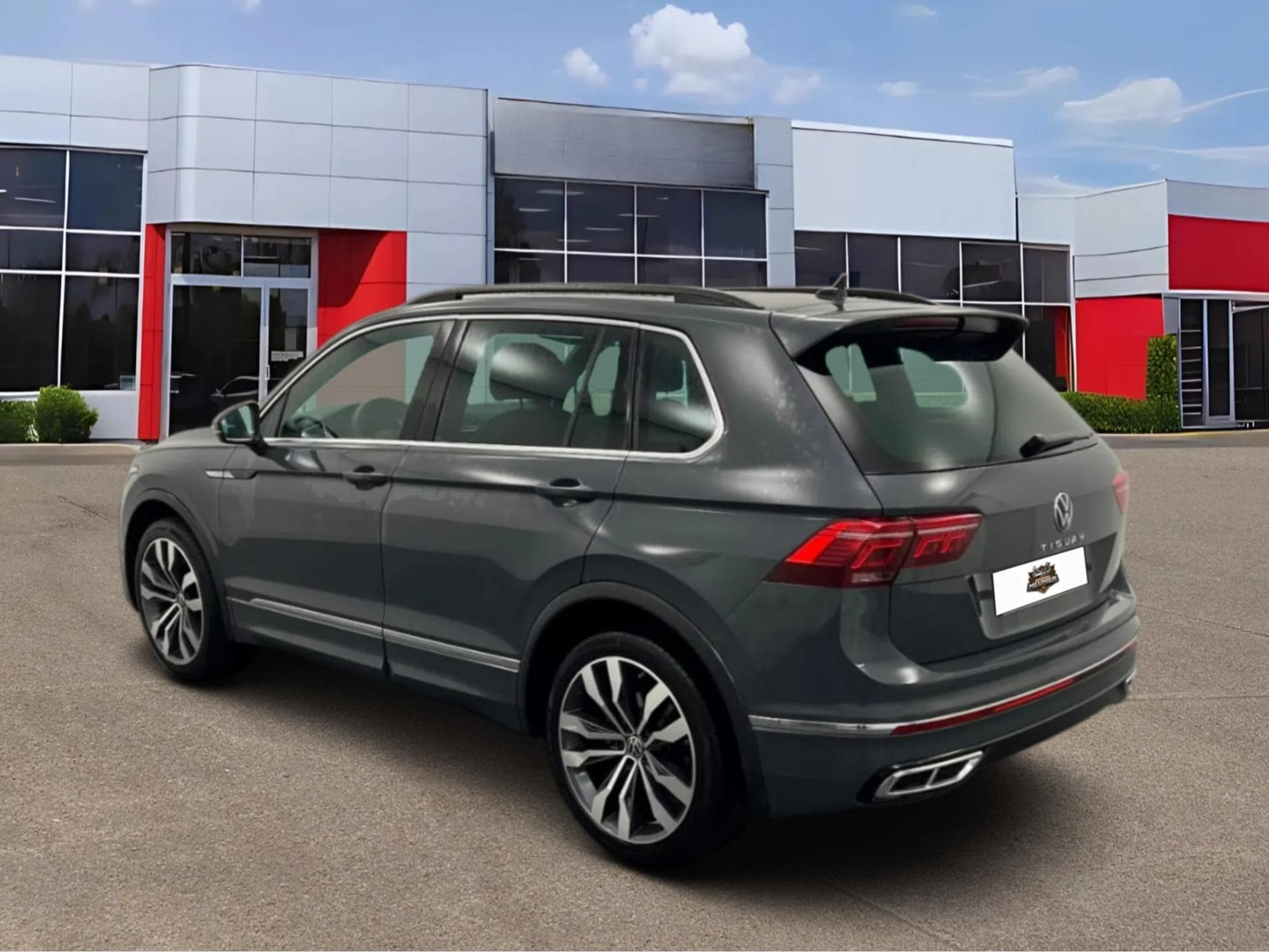 VW Tiguan TIGUAN 1.5 TSI 150ch DSG7 R-Line Exclusi (2024) - Photo 2