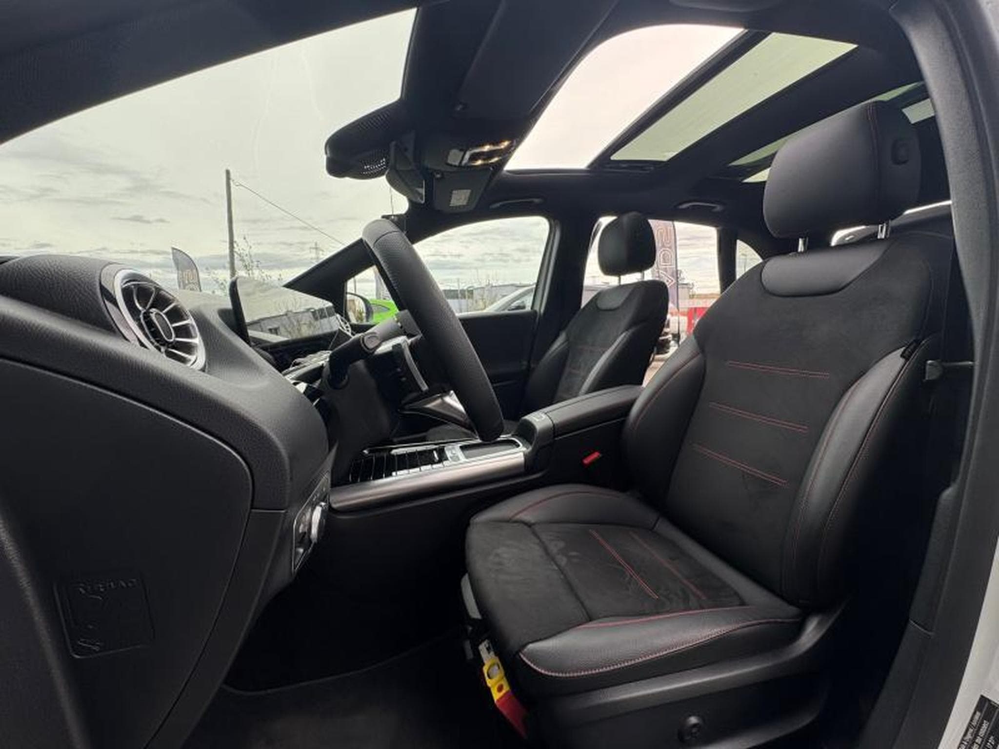 Mercedes B 180 Classe B 180d AMG Line/2.0 116ch/Toit Ouvrant/ATH (2023) - Foto 8