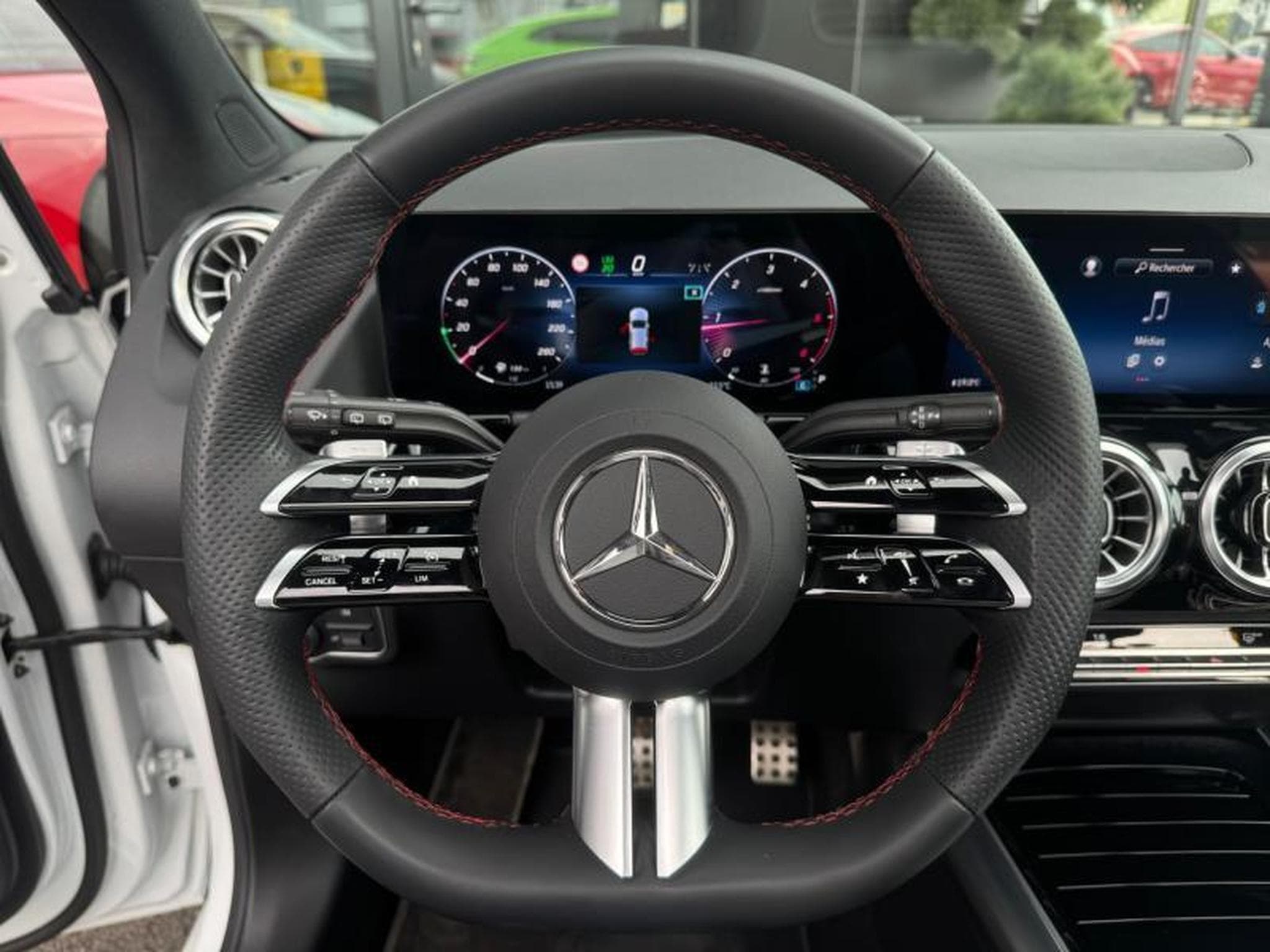 Mercedes B 180 Classe B 180d AMG Line/2.0 116ch/Toit Ouvrant/ATH (2023) - Foto 10
